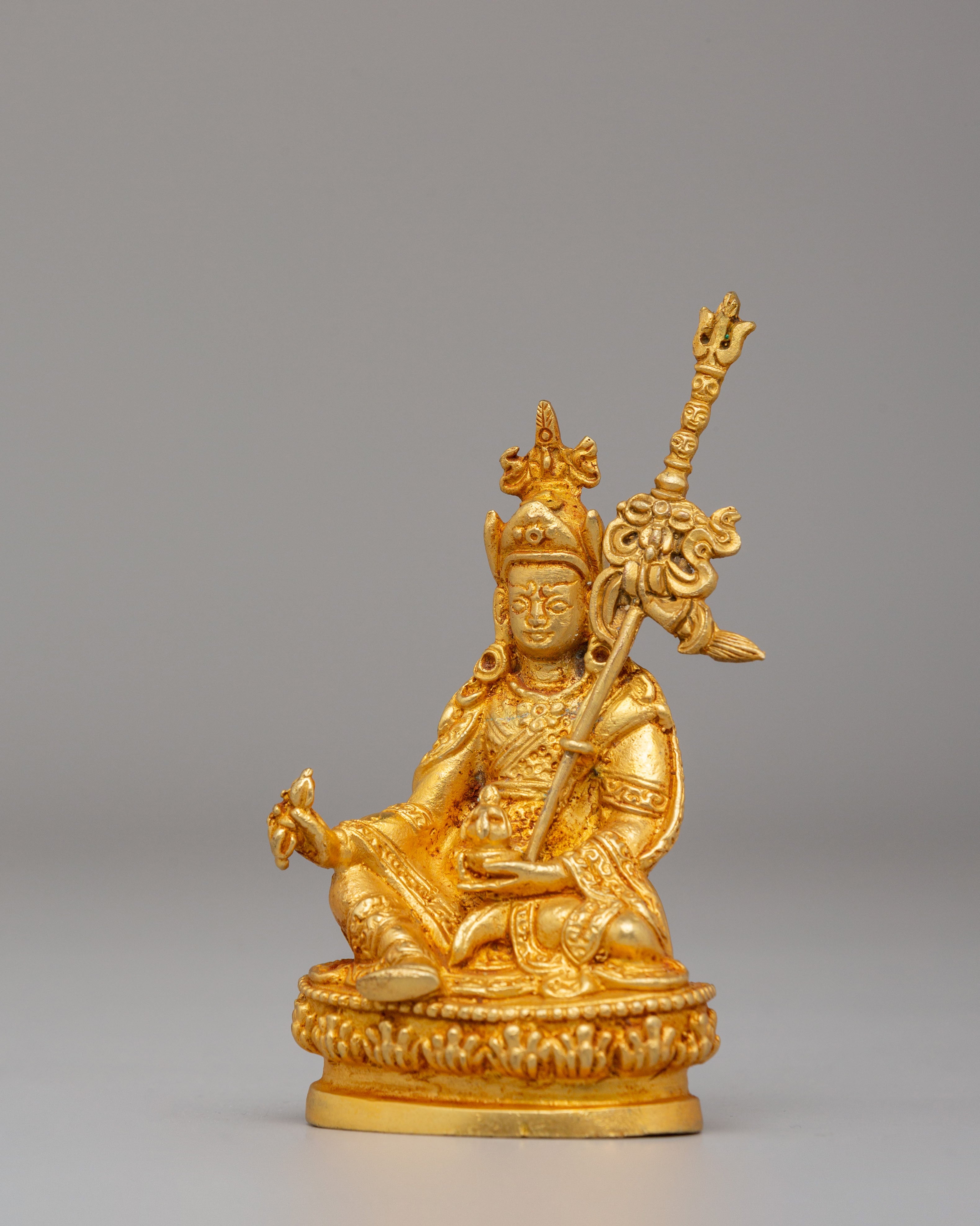 Traditional Altar Guru Rinpoche Statue | Sacred Buddhist Decor