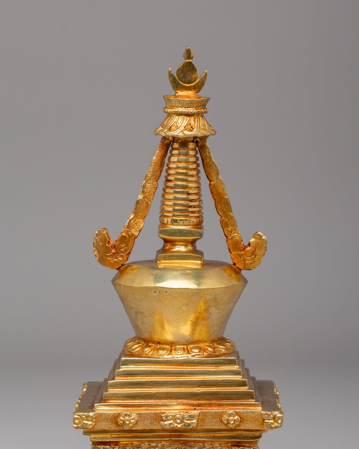Buddhist Enlightenment Chorten | Symbol of Spiritual Awakening