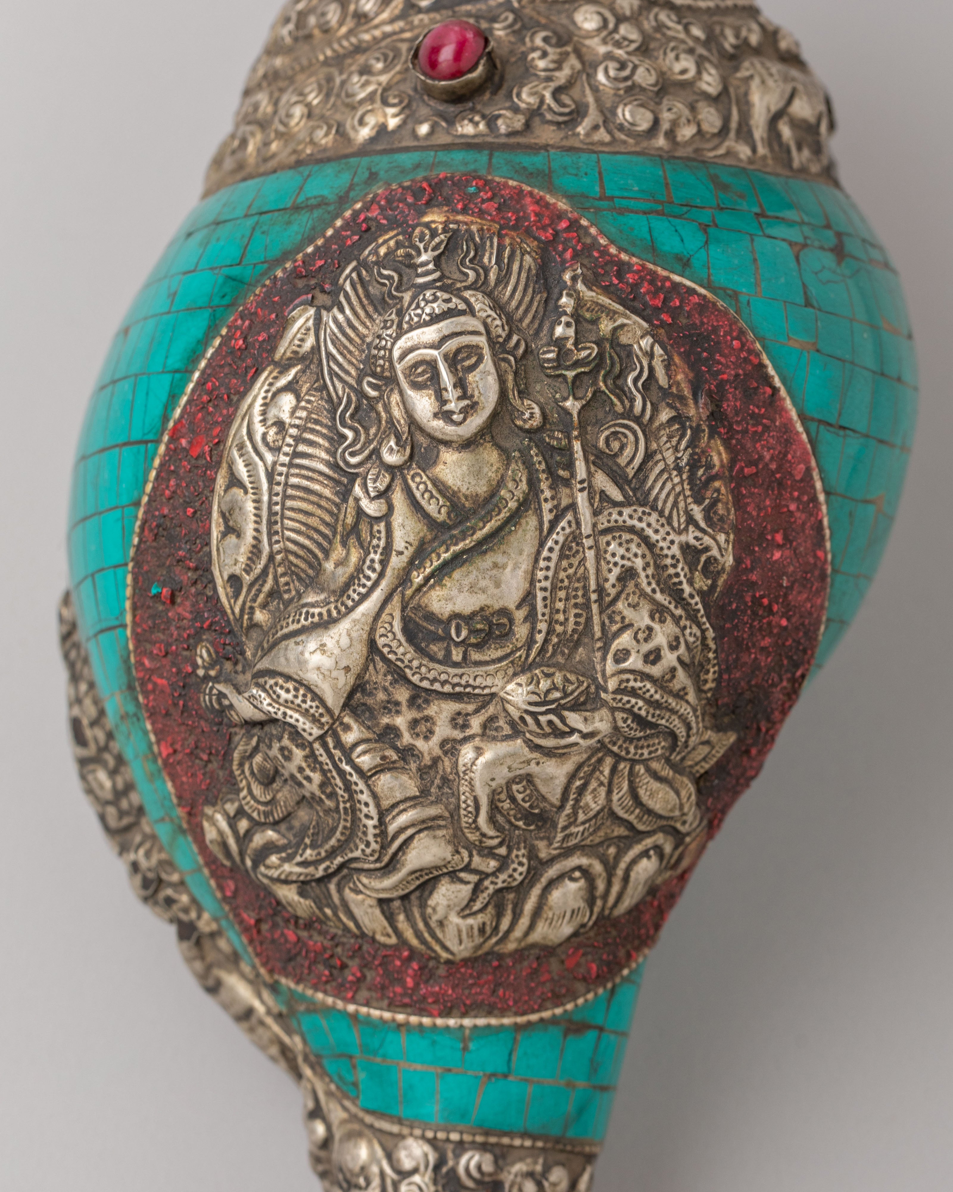 Guru Rinpoche Carved Conch | Tibetan Ritual Object