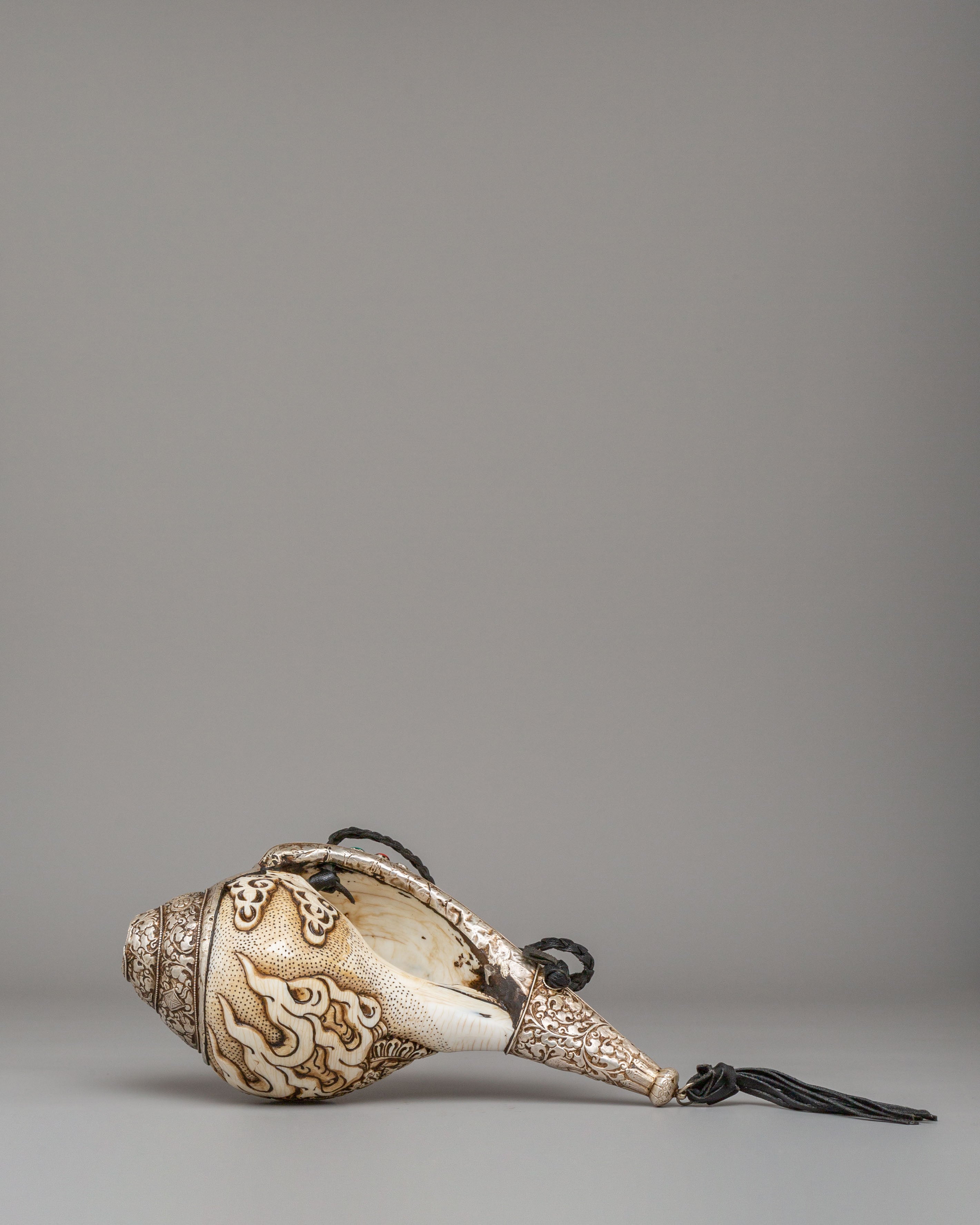 Sacred Six-Armed Mahakala Conch |Tibetan Meditation Tool