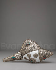 Traditional Tibetan Conch for Rituals | Handcrafted Symbol of Auspicious Sound