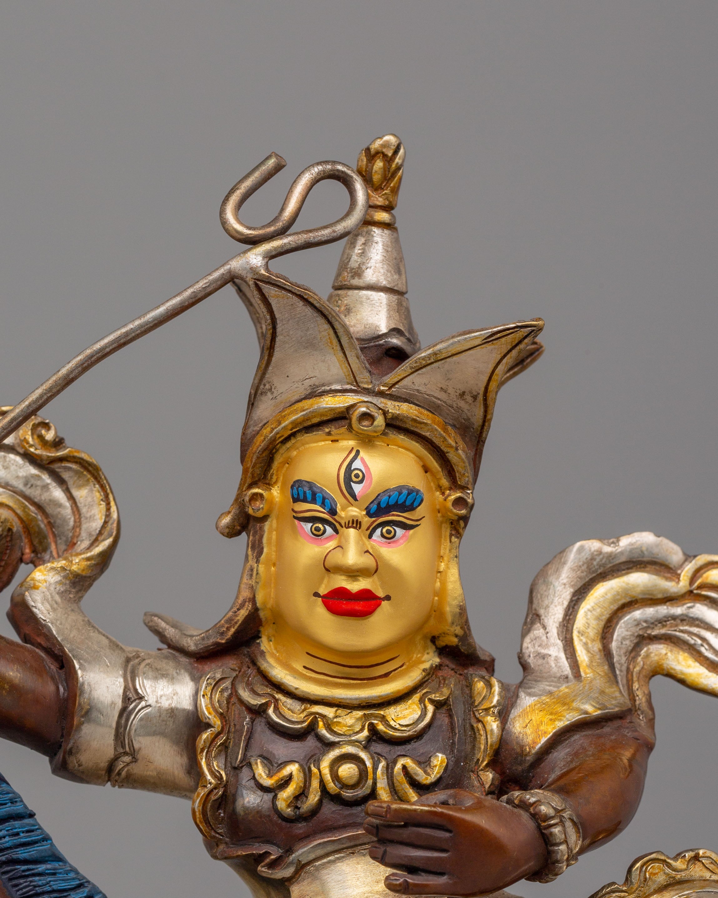 Vajrayana Protector King Gesar Statue | Sacred Tibetan Deity Sculpture