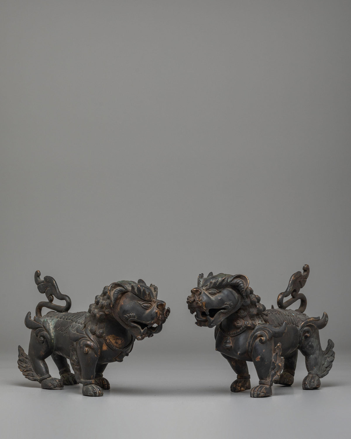Buddhist Guardian Lion Statue Set: Symbol of Protection & Strength