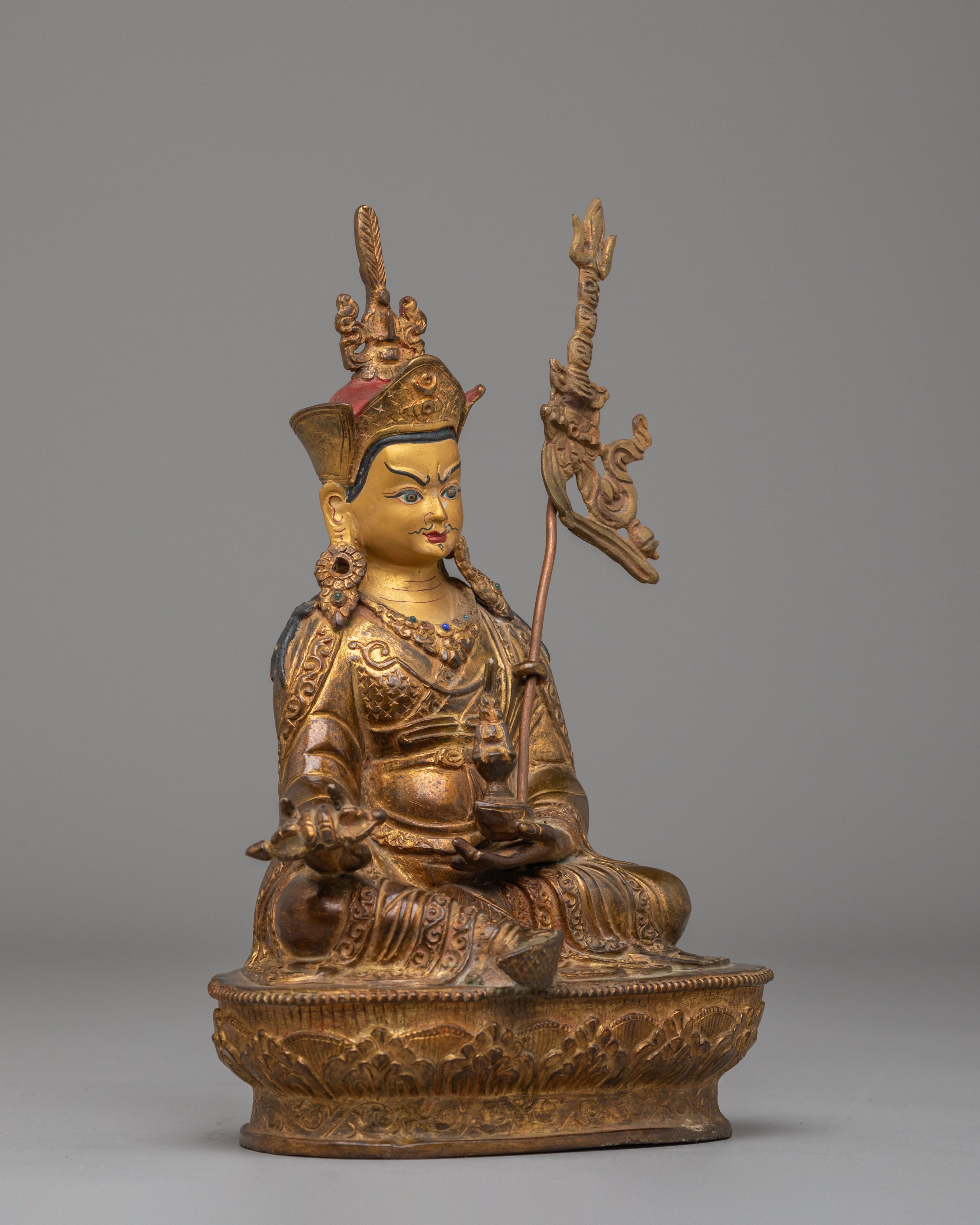 Buddhist Guru Rinpoche Sculpture | Symbol of Wisdom and Compassion