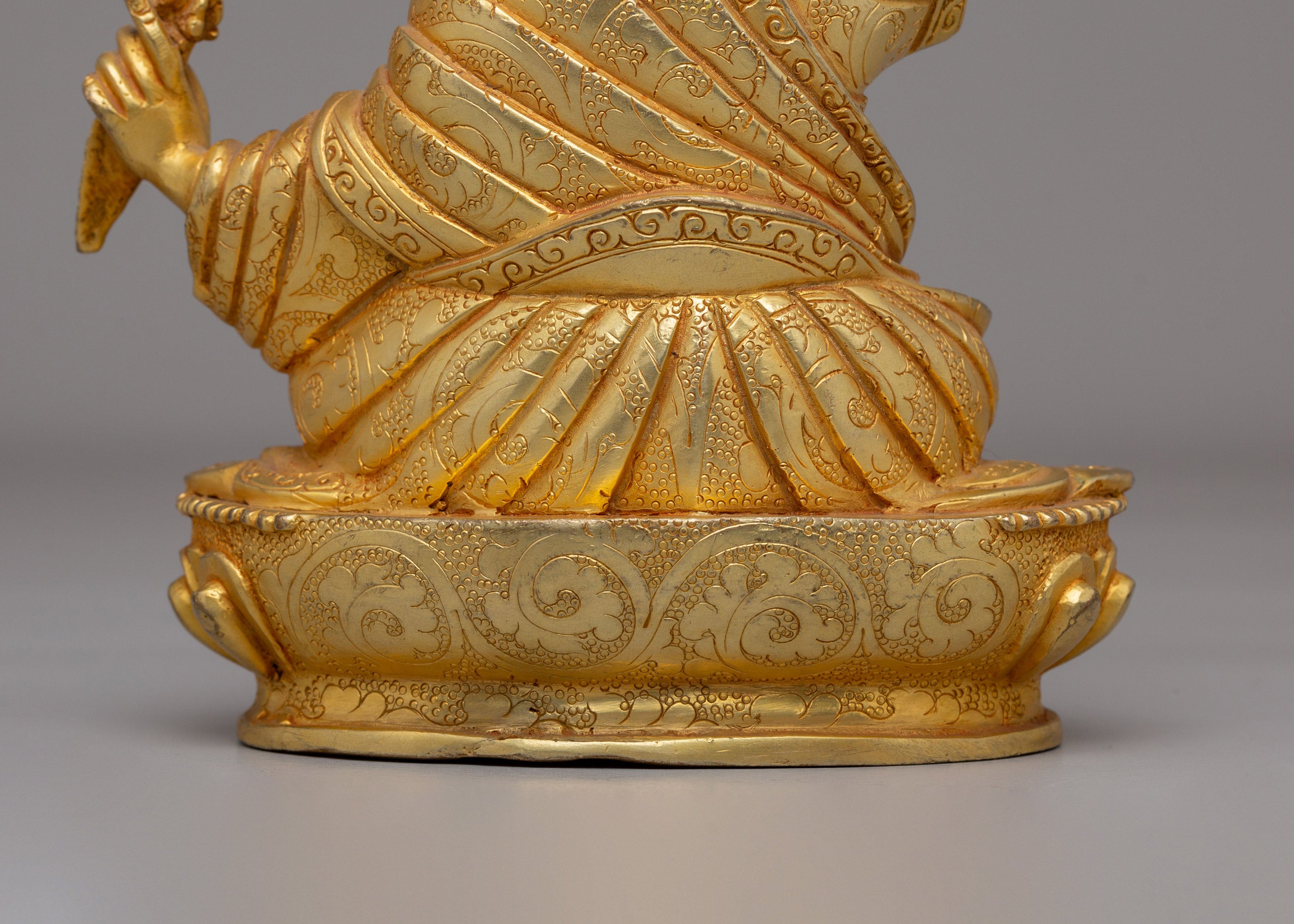 Vajrayana Master 16th Karmapa Statue | A Symbol of Wisdom and Enlightenment
