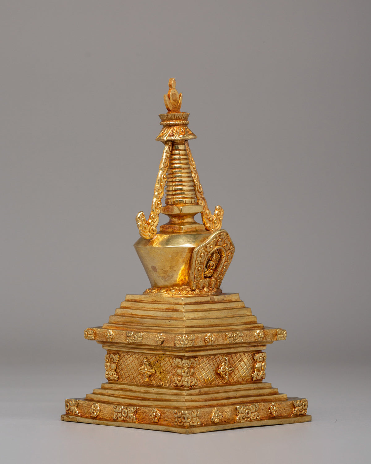 Buddhist Enlightenment Chorten | Symbol of Spiritual Awakening
