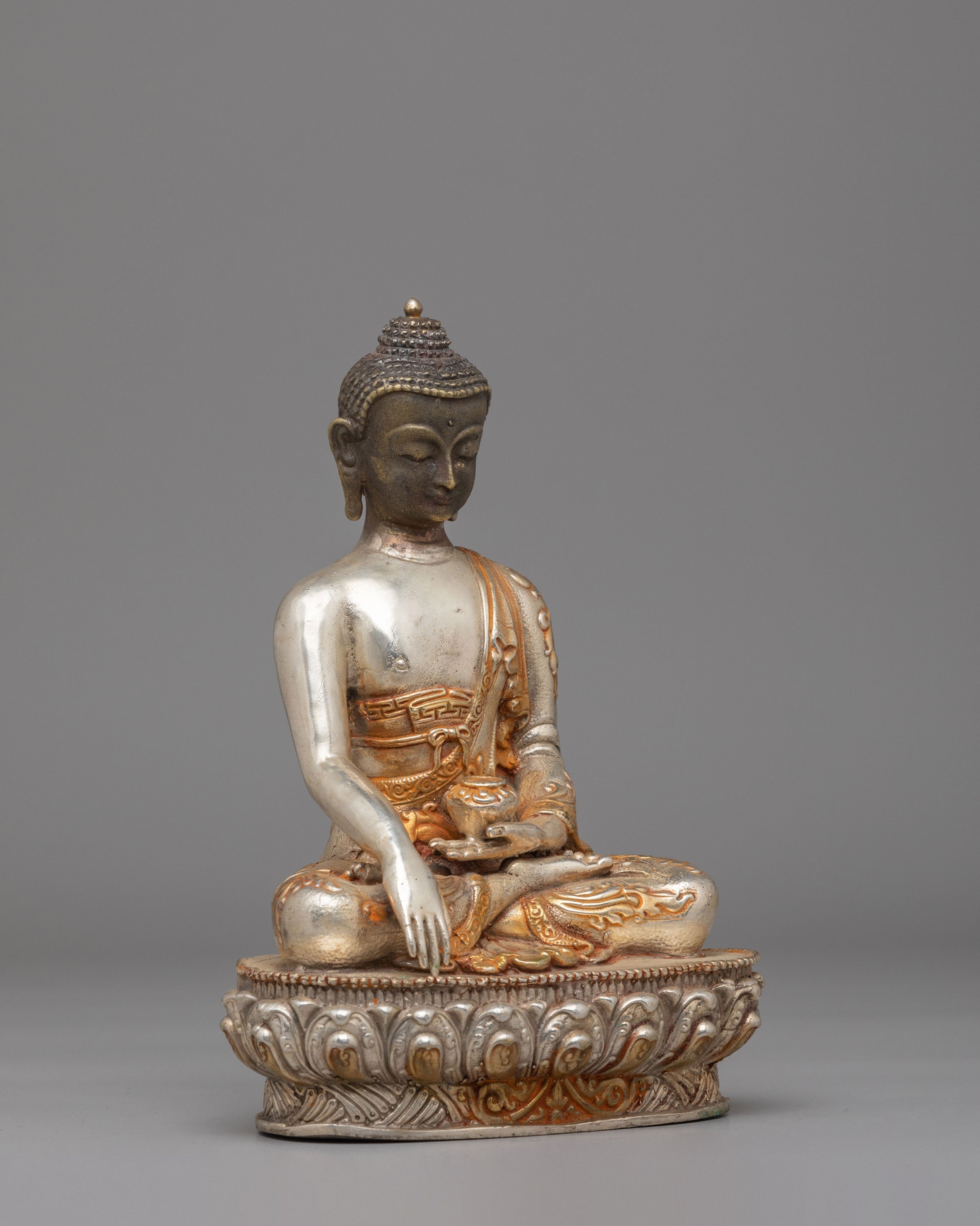 Traditional Shakyamuni Buddha Divine Statue | Buddha for Meditation & Devotion