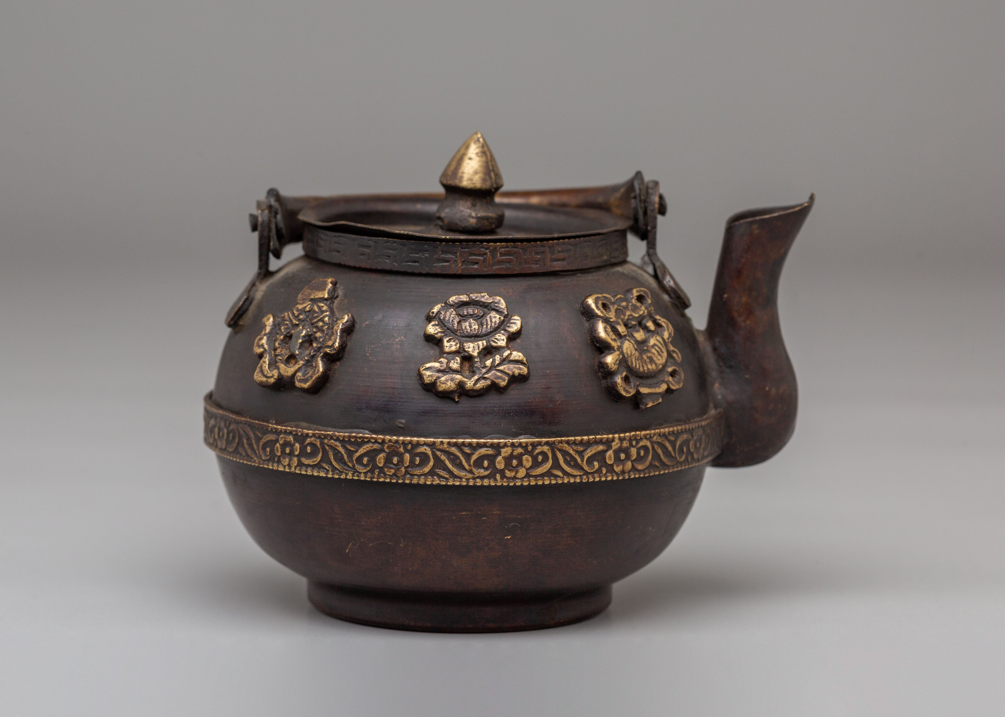 Decorative Tibetan Teapot | Himalayan Artwork