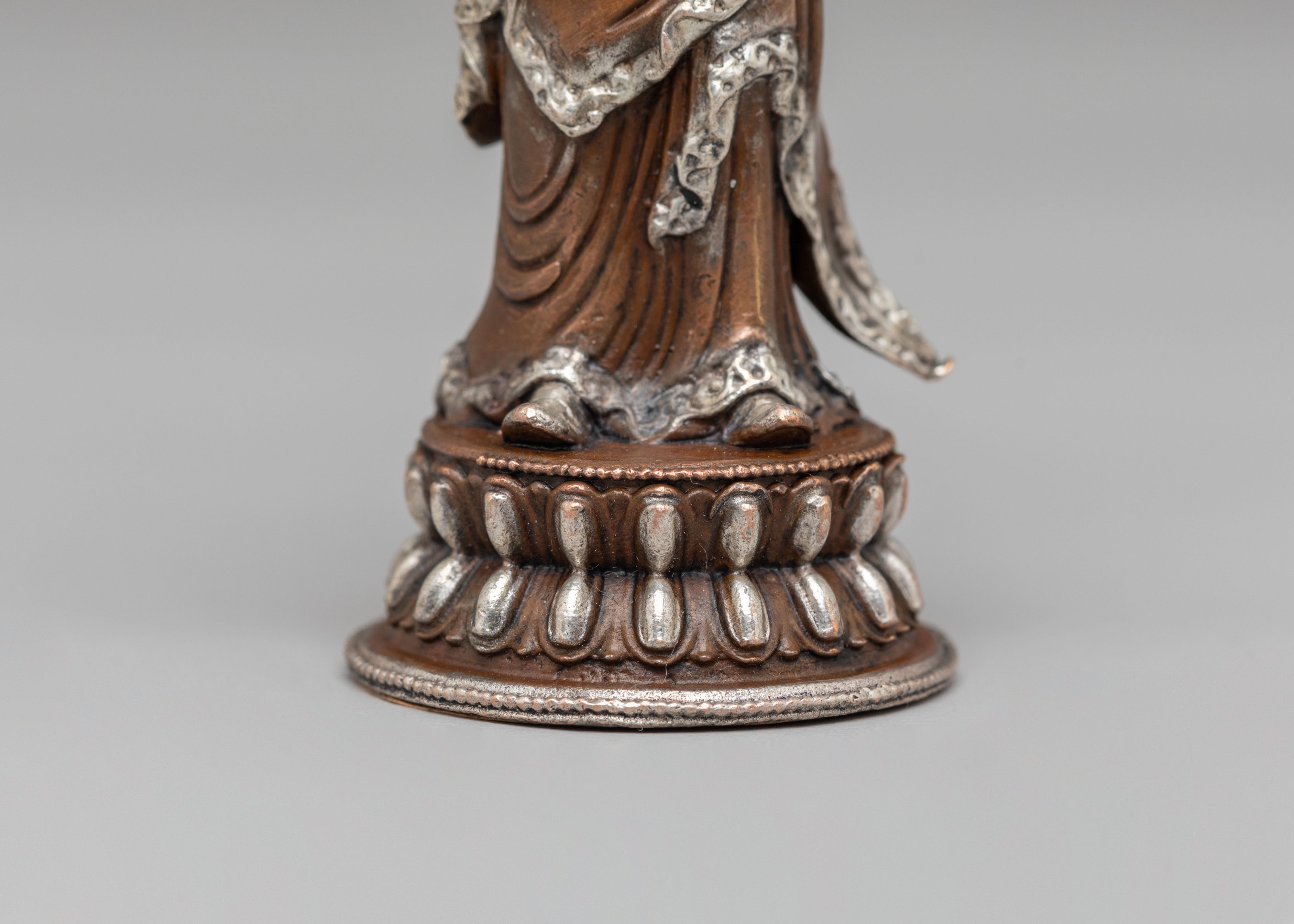 Sacred Standing Padmasambhava Statue | Symbol of Spiritual Enlightenment