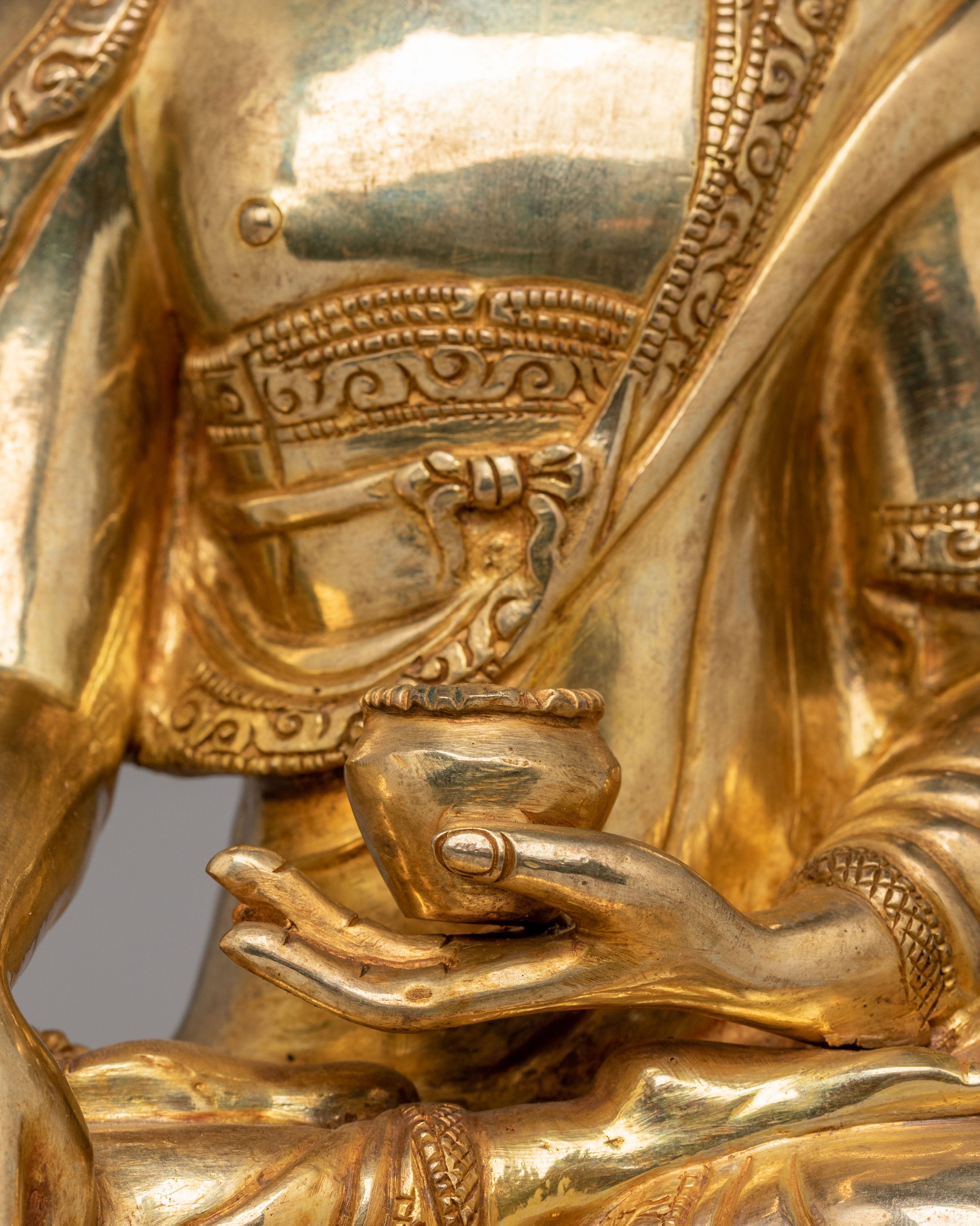 Shakyamuni Buddha Shrine Statue | Traditional Buddhist Artwork