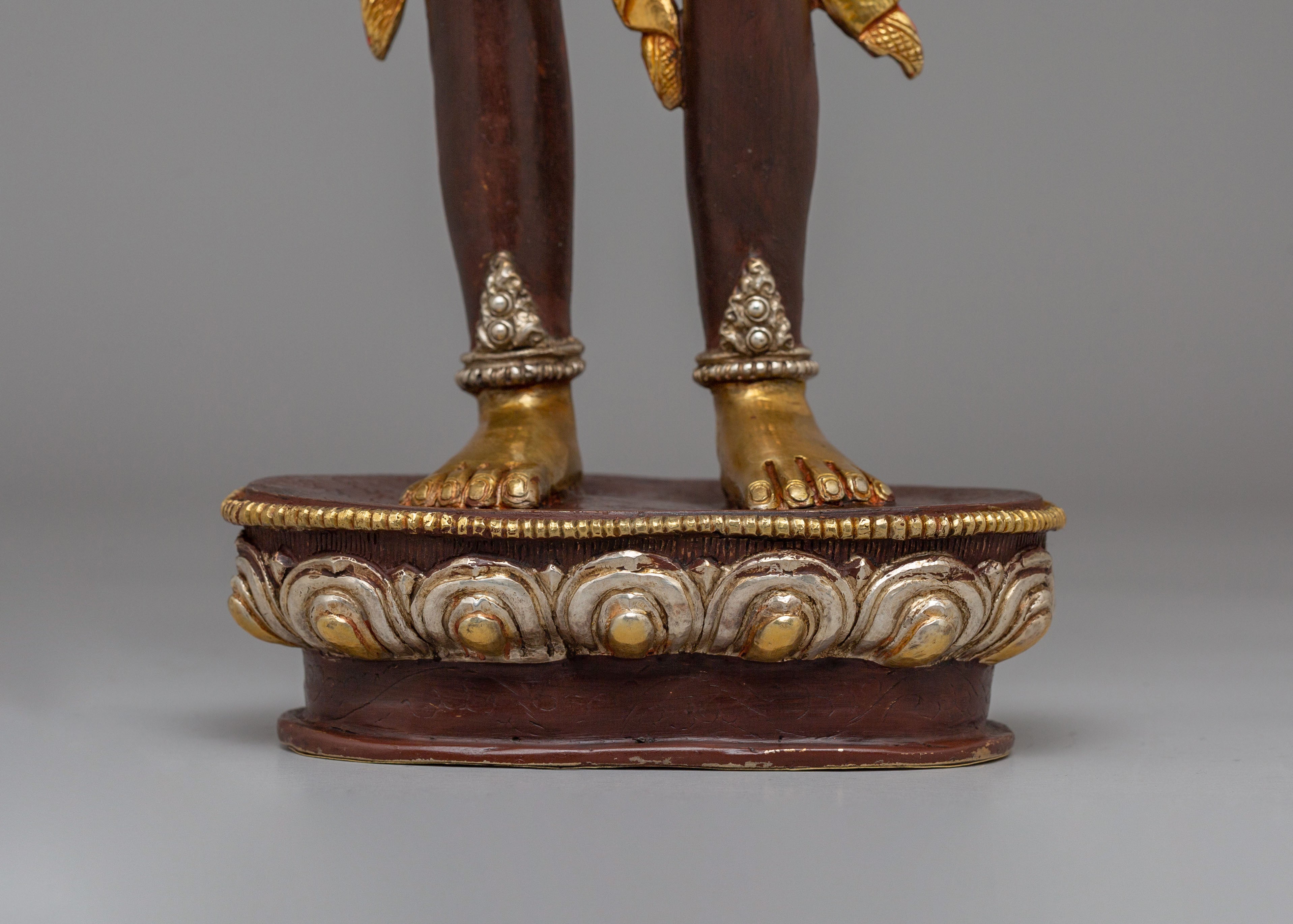 Statue of Bodhisattva Lokeshwora | Traditional Buddhist Art
