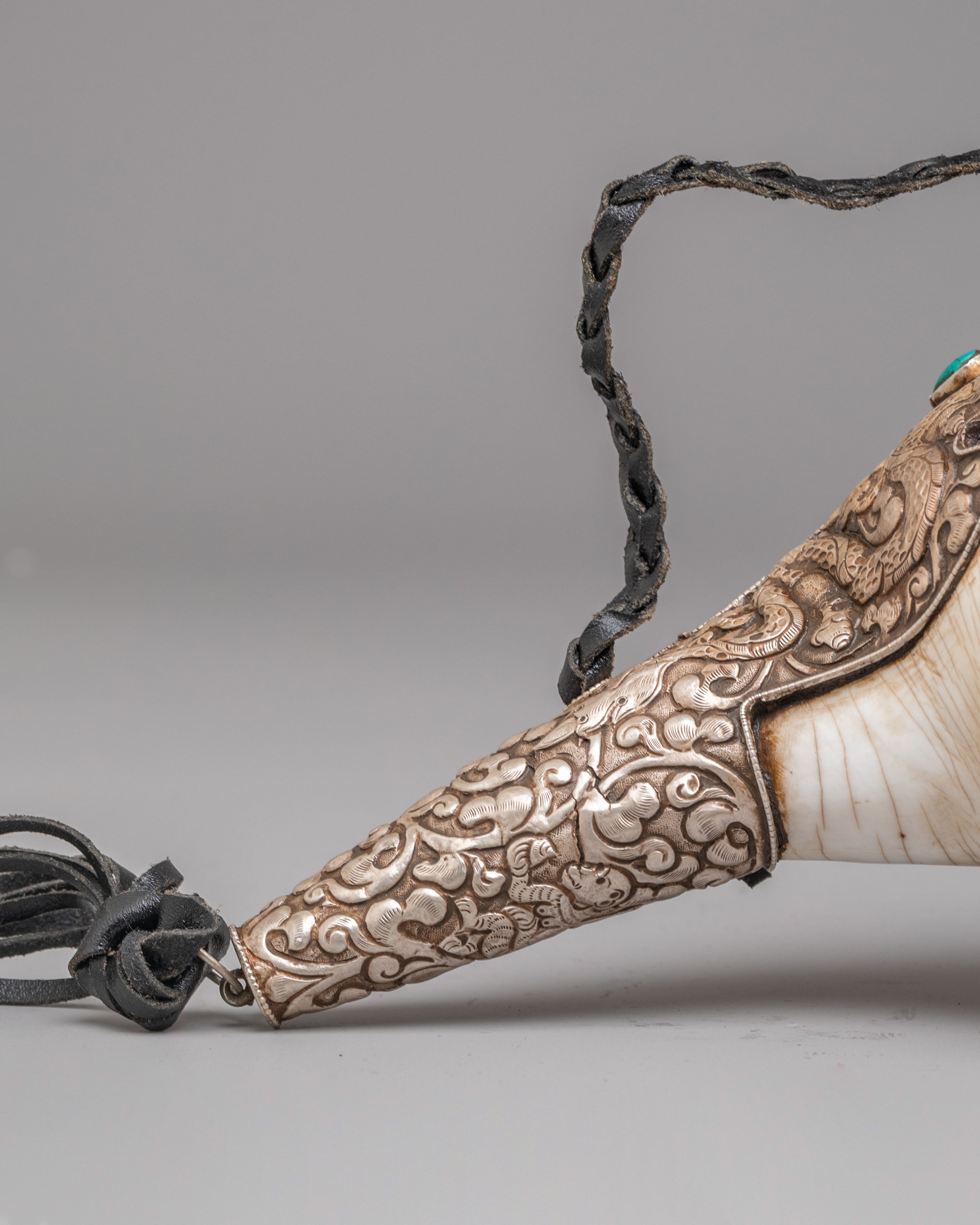 Traditional Dharma Conch Shell | Buddhist Ritual Object for Meditation