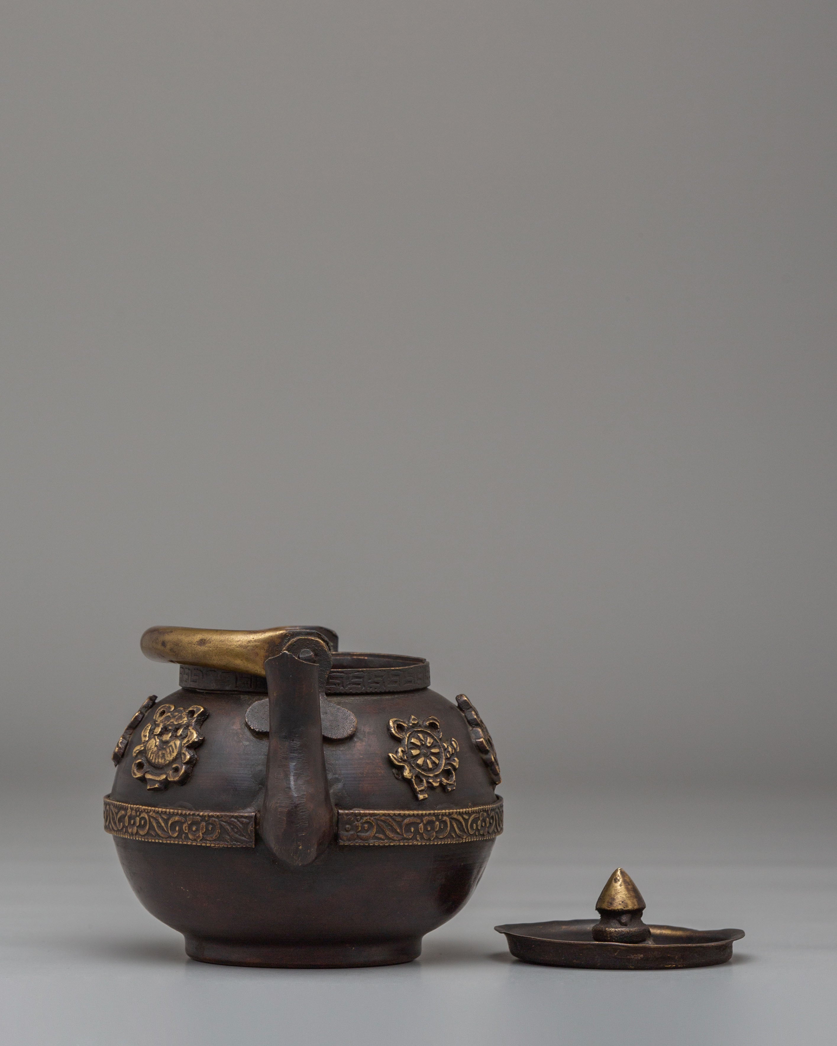 Decorative Tibetan Teapot | Himalayan Artwork