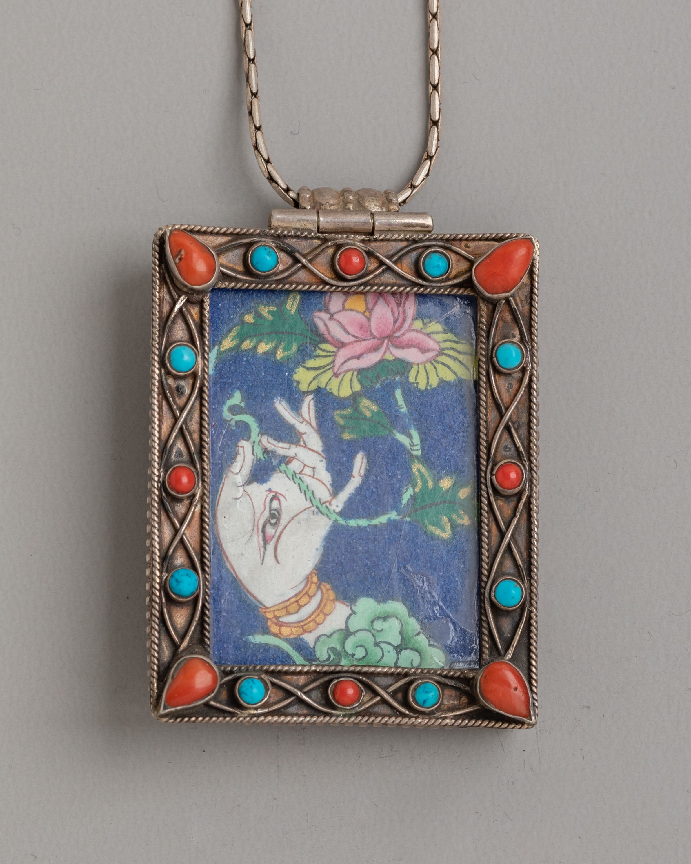 White Tara Hand Locket | Healing Buddhist Amulet