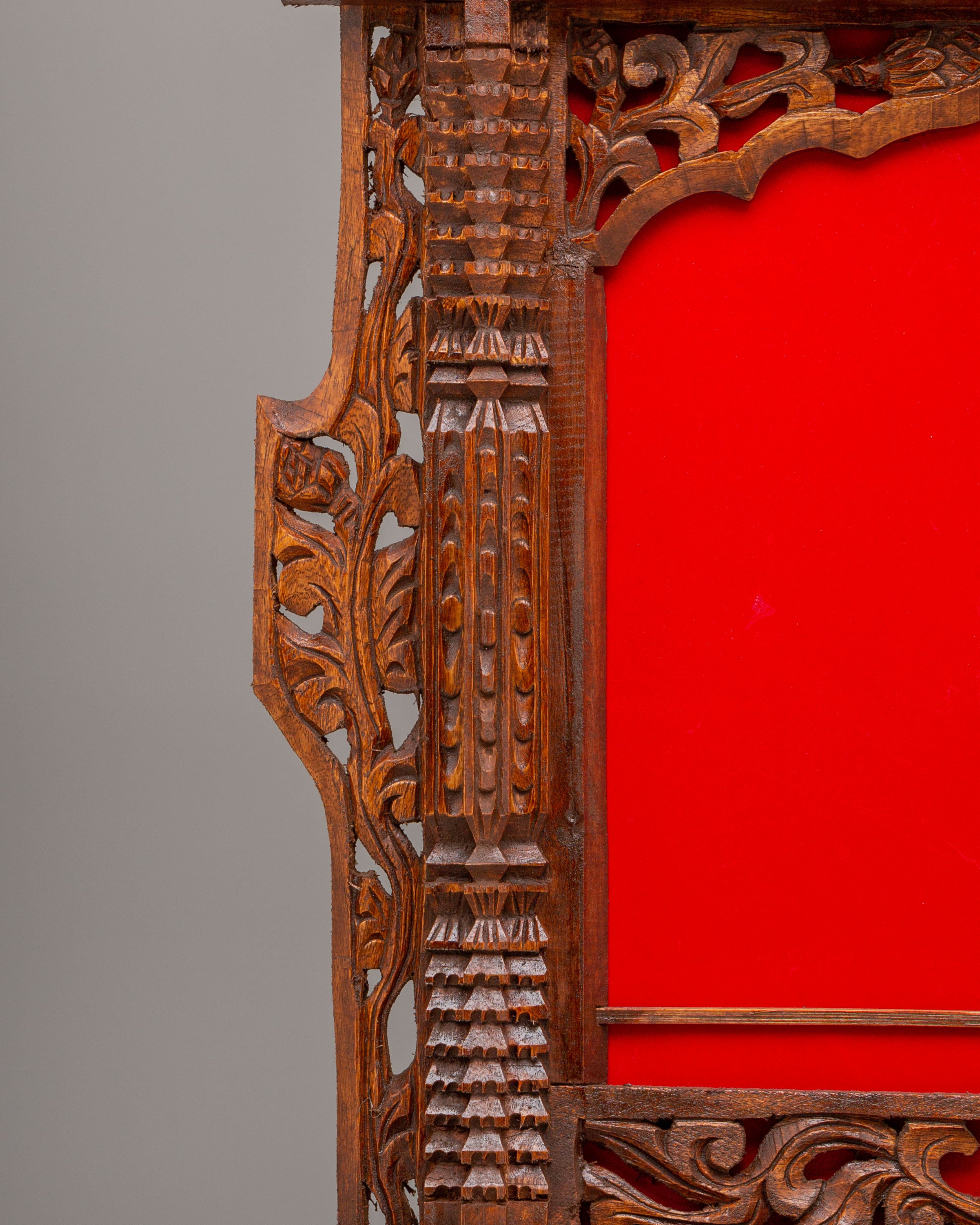 Traditional Photo Frame | Elegant Wooden Frame for Home Decor