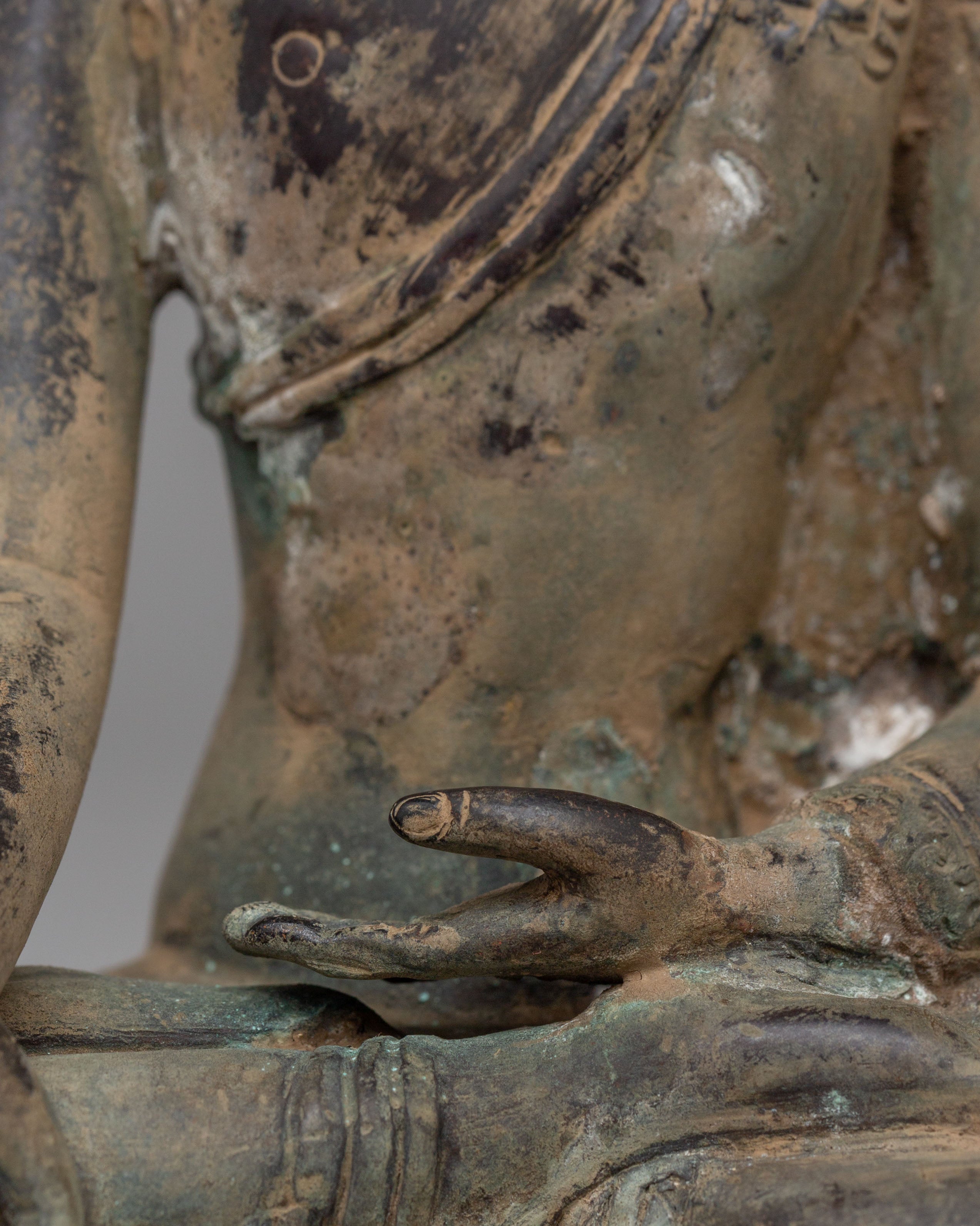 Shakyamuni Buddha Altar Decor Statue | Handcrafted Sculpture for Peaceful Meditation Space