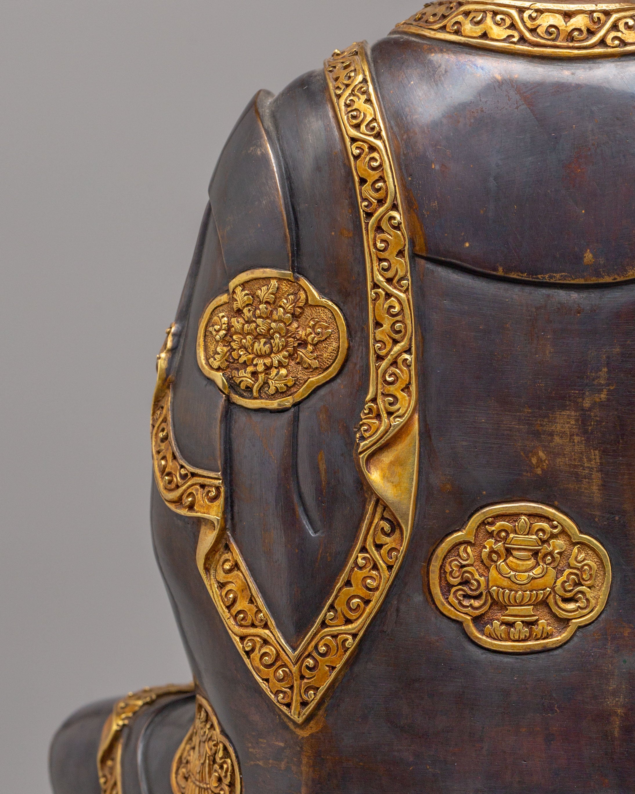Tibetan Shakyamuni Buddha Throne Sculpture | Symbol of Peace and Enlightenment