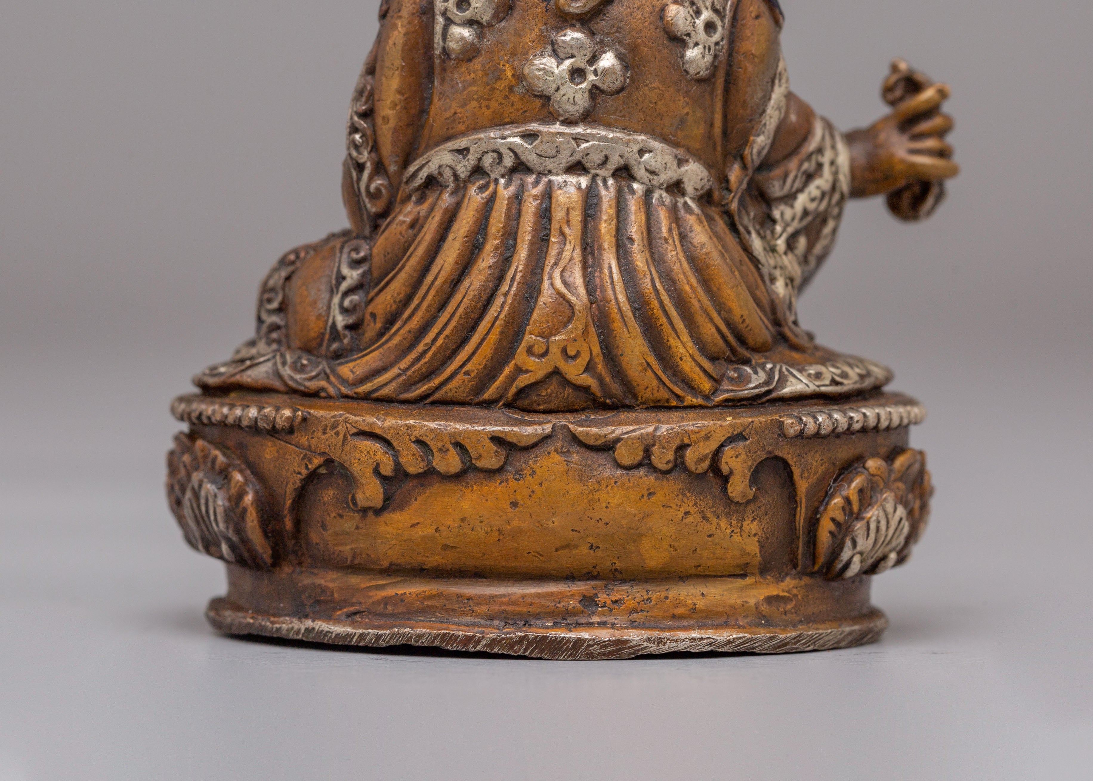 Himalayan Guru Rinpoche Meditation Statue | Traditional Tibetan Artwork