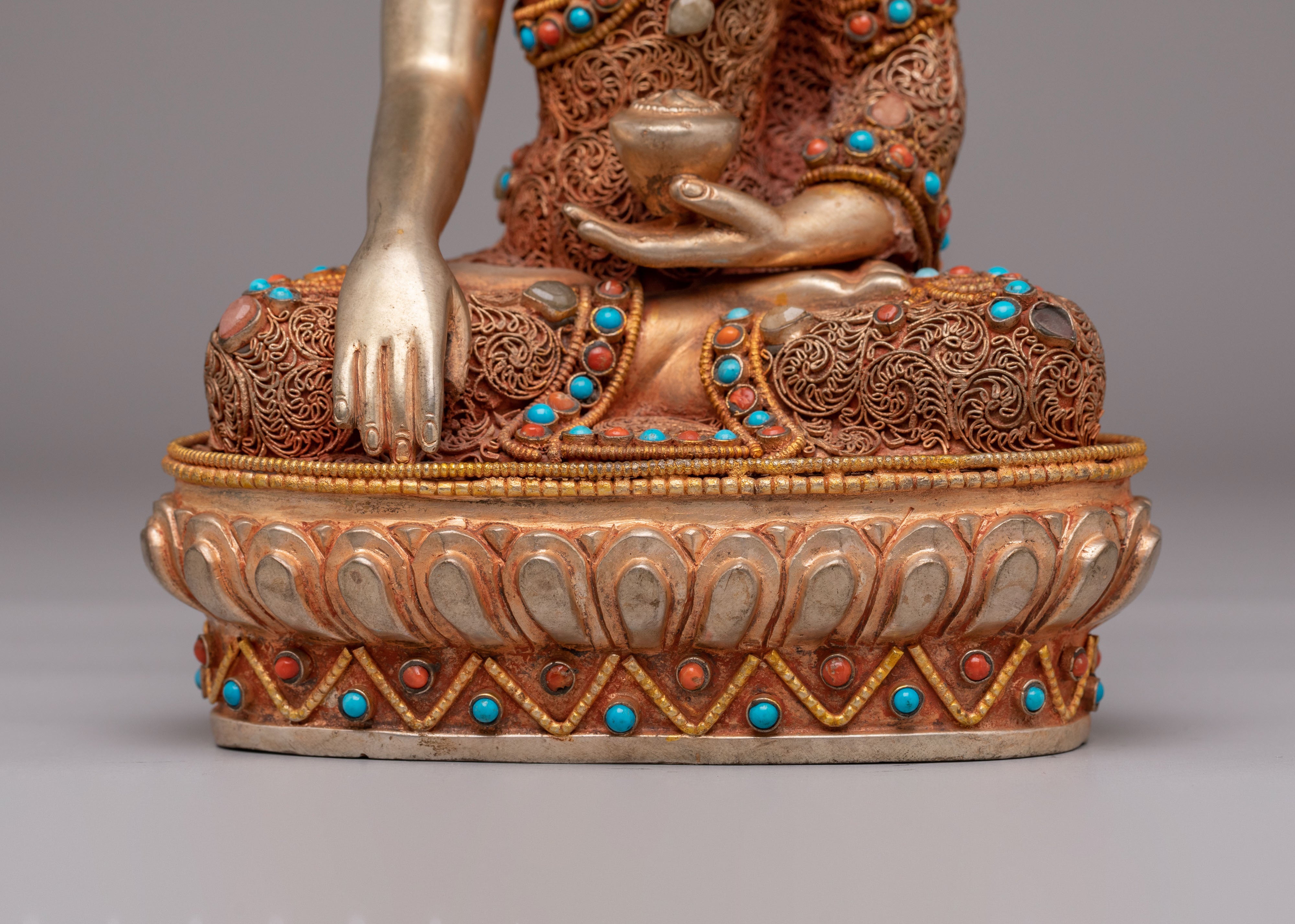Handcrafted Shakyamuni Buddha Figurine | A Sacred Symbol of Enlightenment