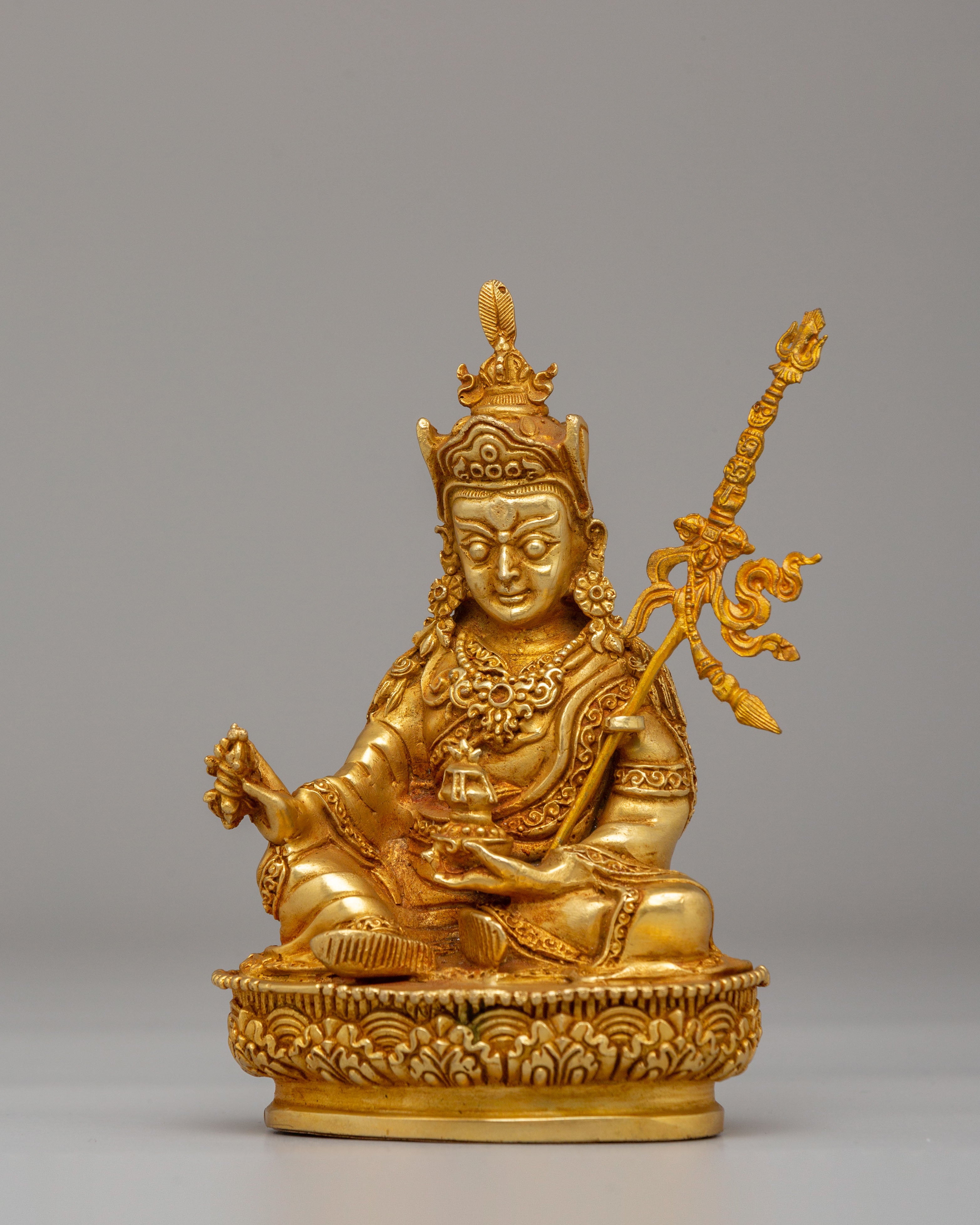 Sacred Guru Rinpoche Altar Statue | Spiritual Symbol of Enlightened Wisdom