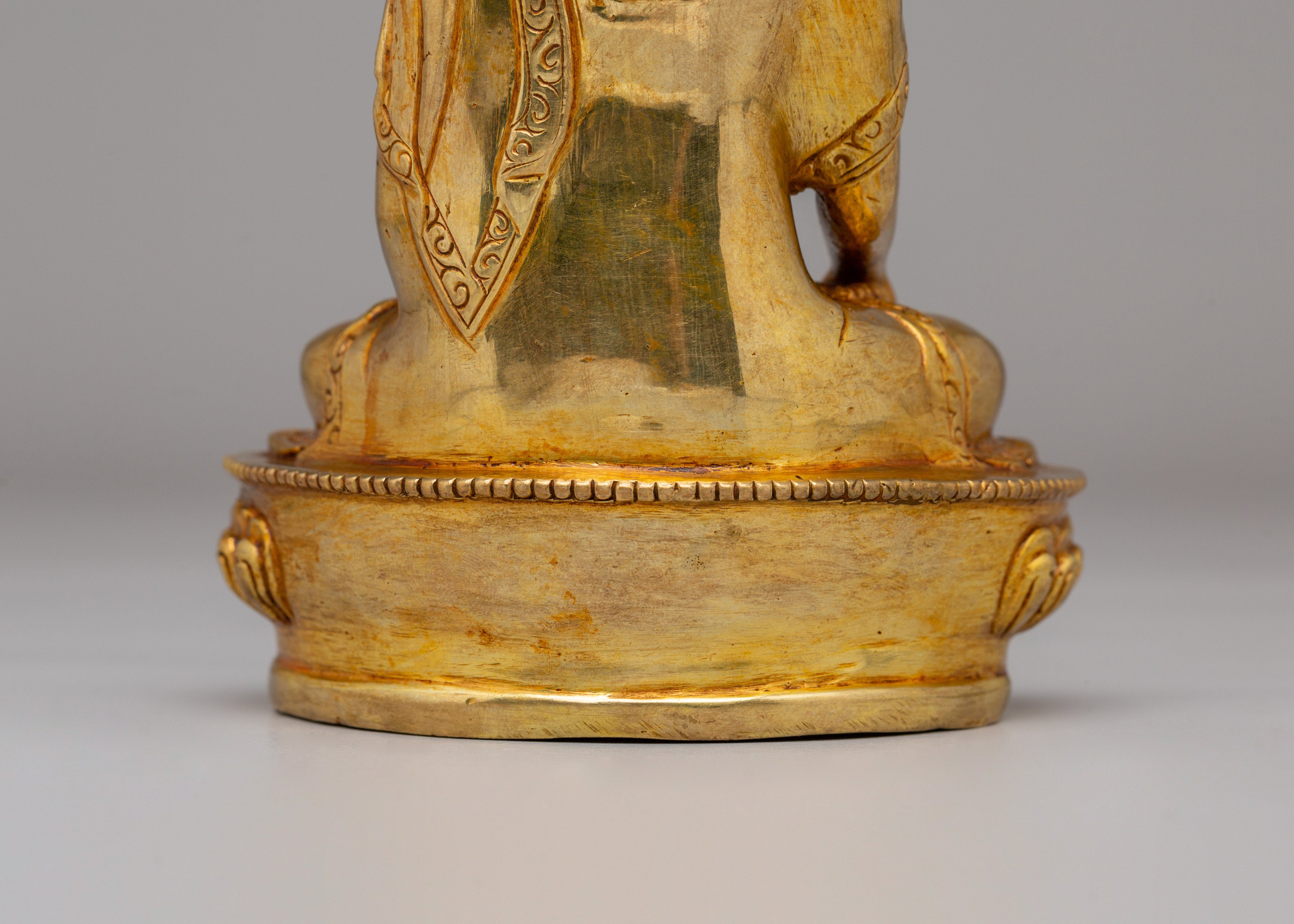 Golden Shakyamuni Buddha Statue | Symbol of Enlightenment and Serenity