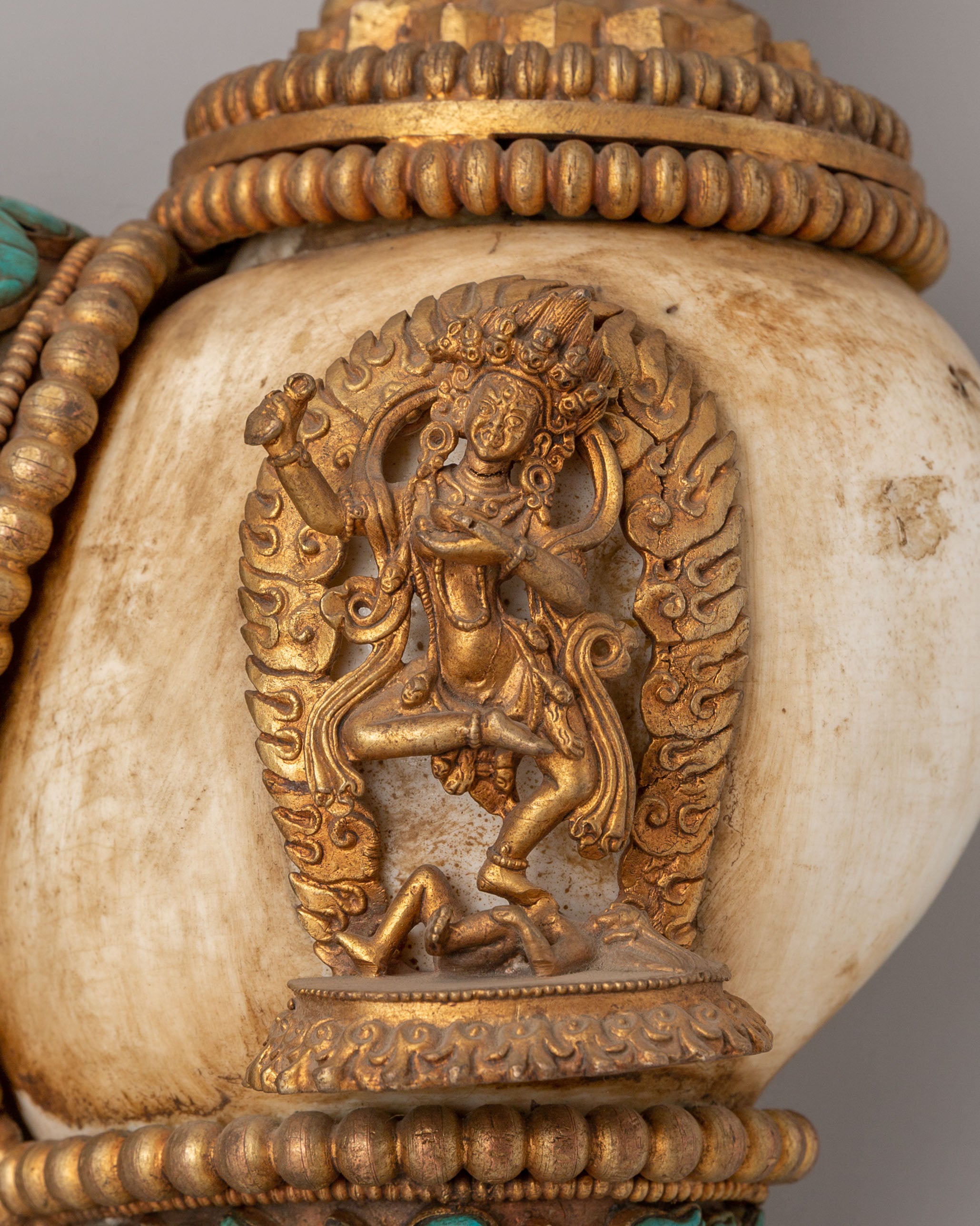 Ritual Conch Shell with Deity Carvings | Sacred Symbol for Spiritual Ceremonies