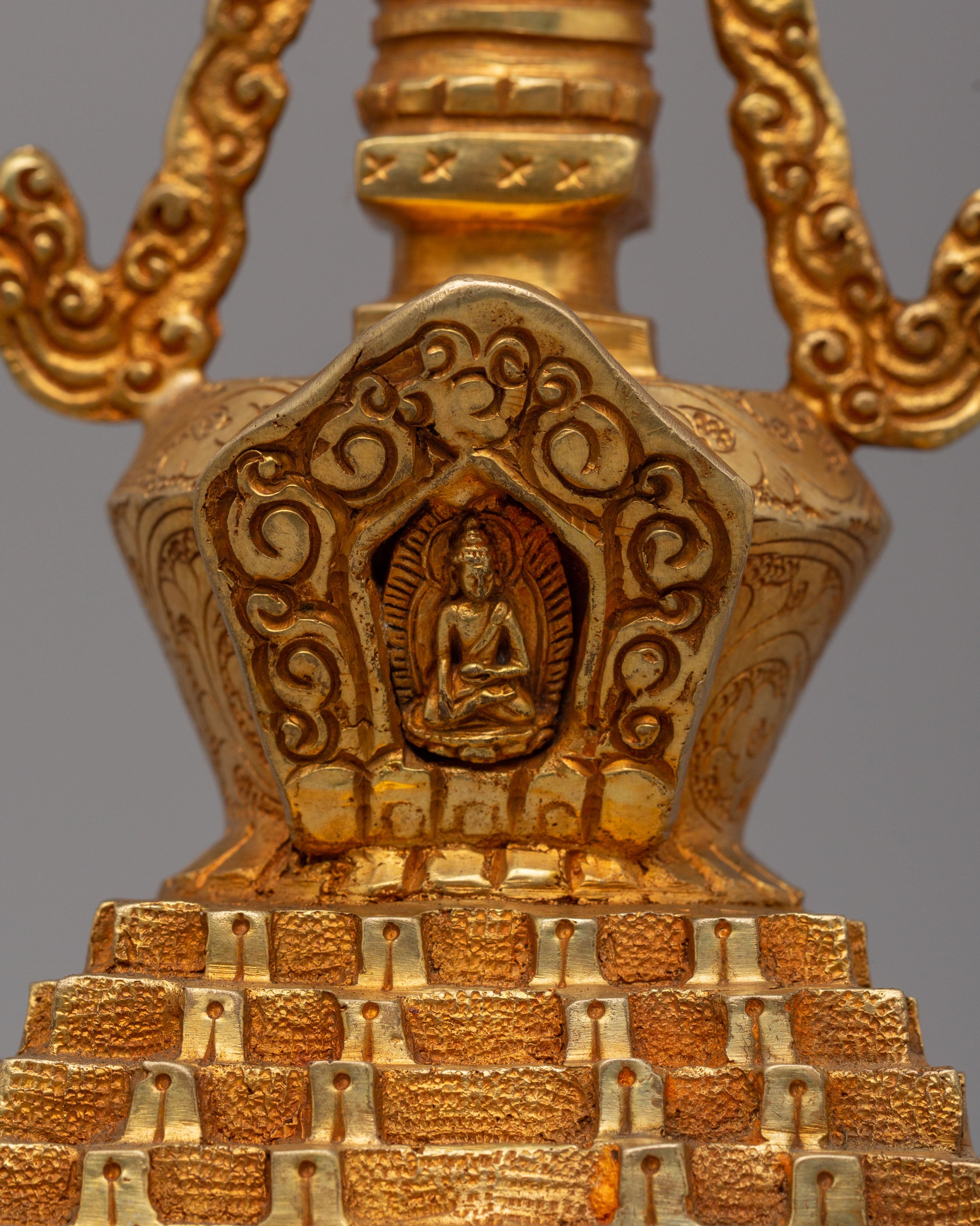 Traditional Tibetan Prayer Stupa | Many Doors Stupa