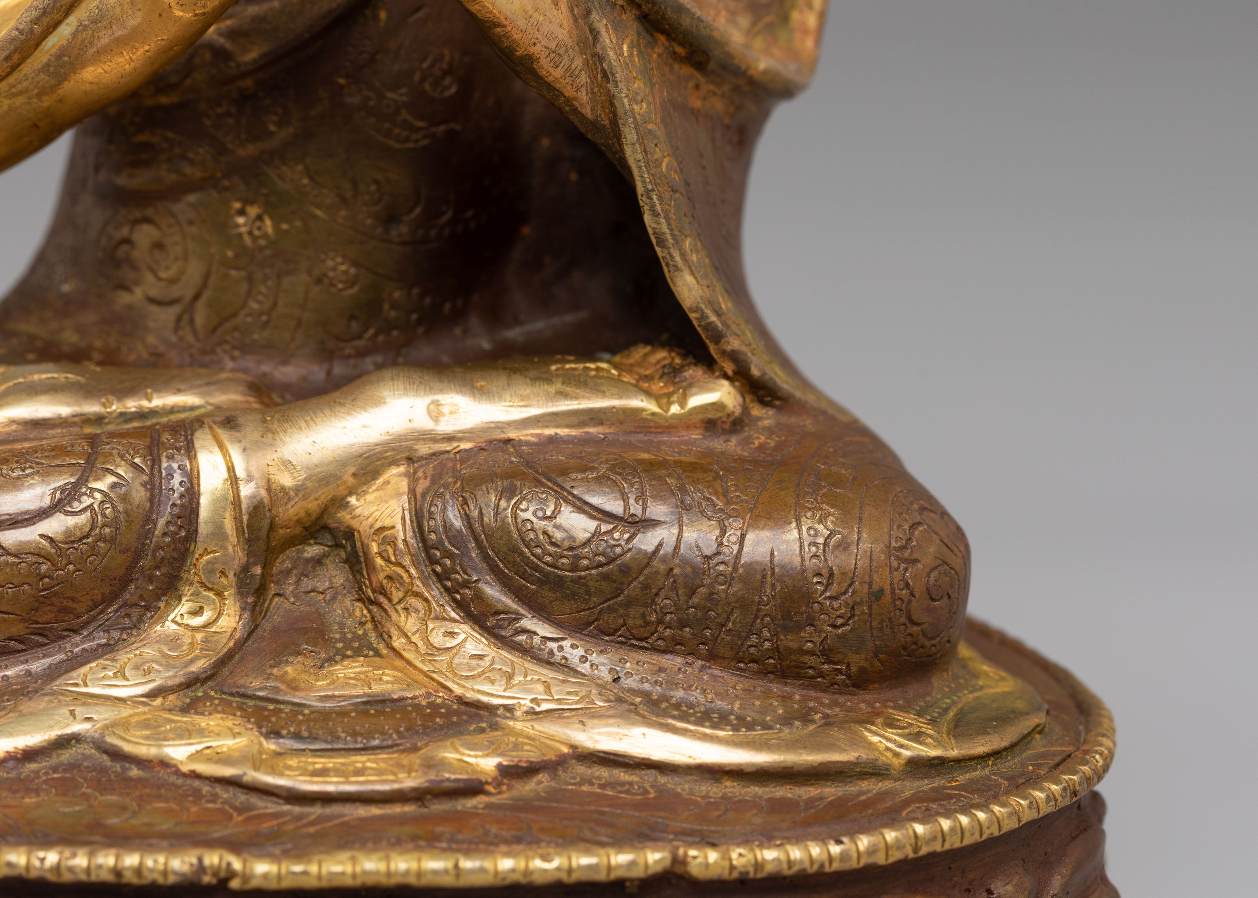 Tibetan Tsongkhapa Deity Statue | Spiritual Decor for Meditation and Enlightenment