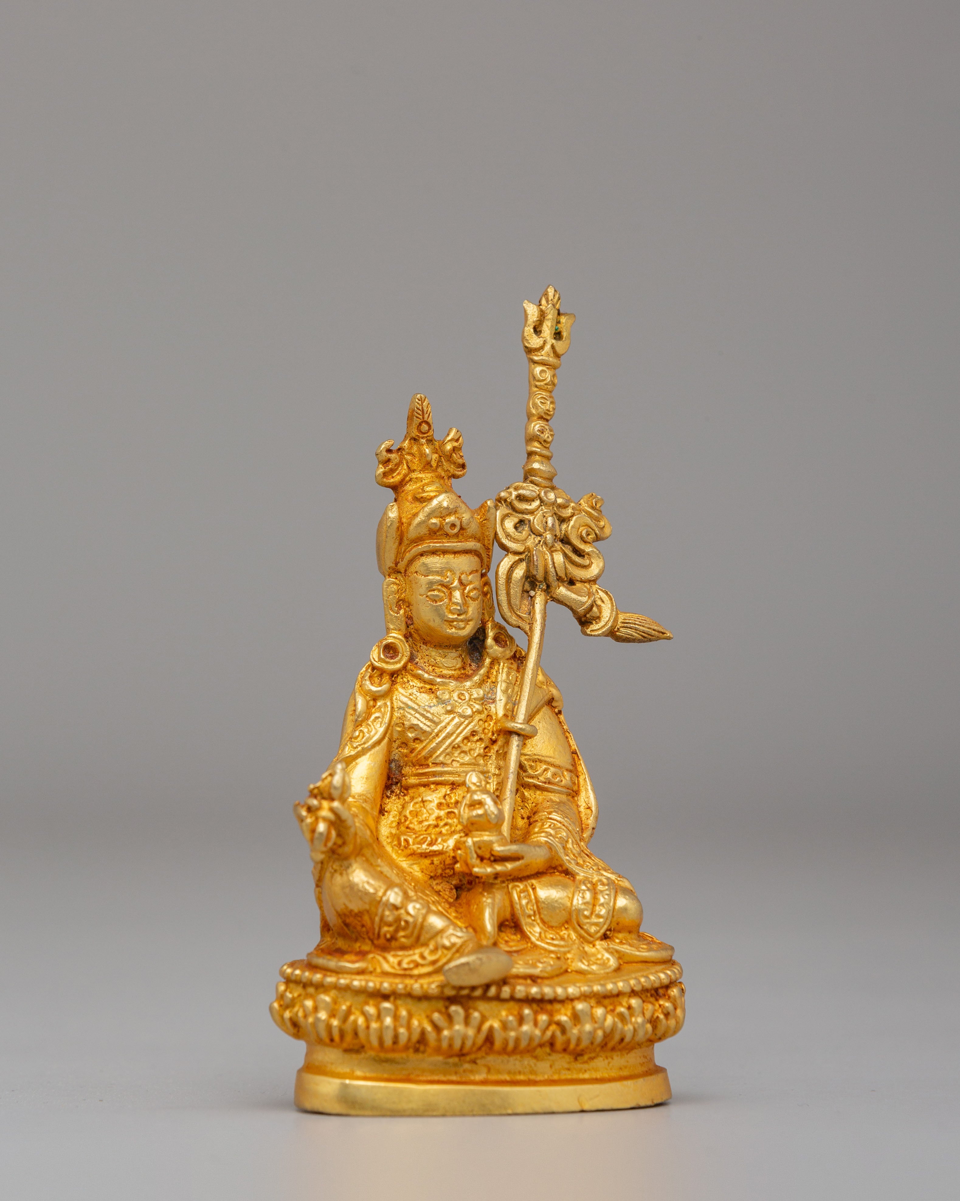 Traditional Altar Guru Rinpoche Statue | Sacred Buddhist Decor