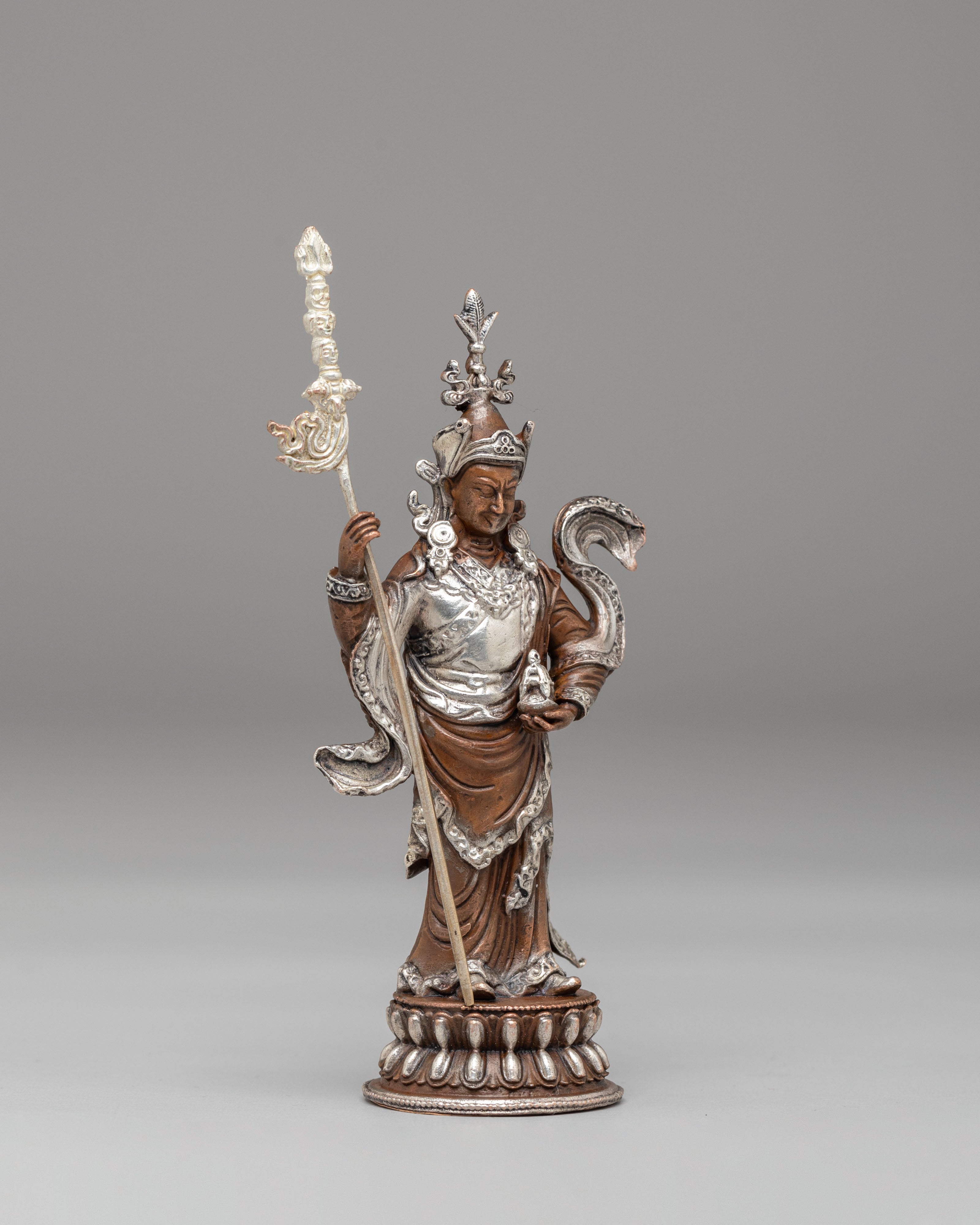 Sacred Standing Padmasambhava Statue | Symbol of Spiritual Enlightenment