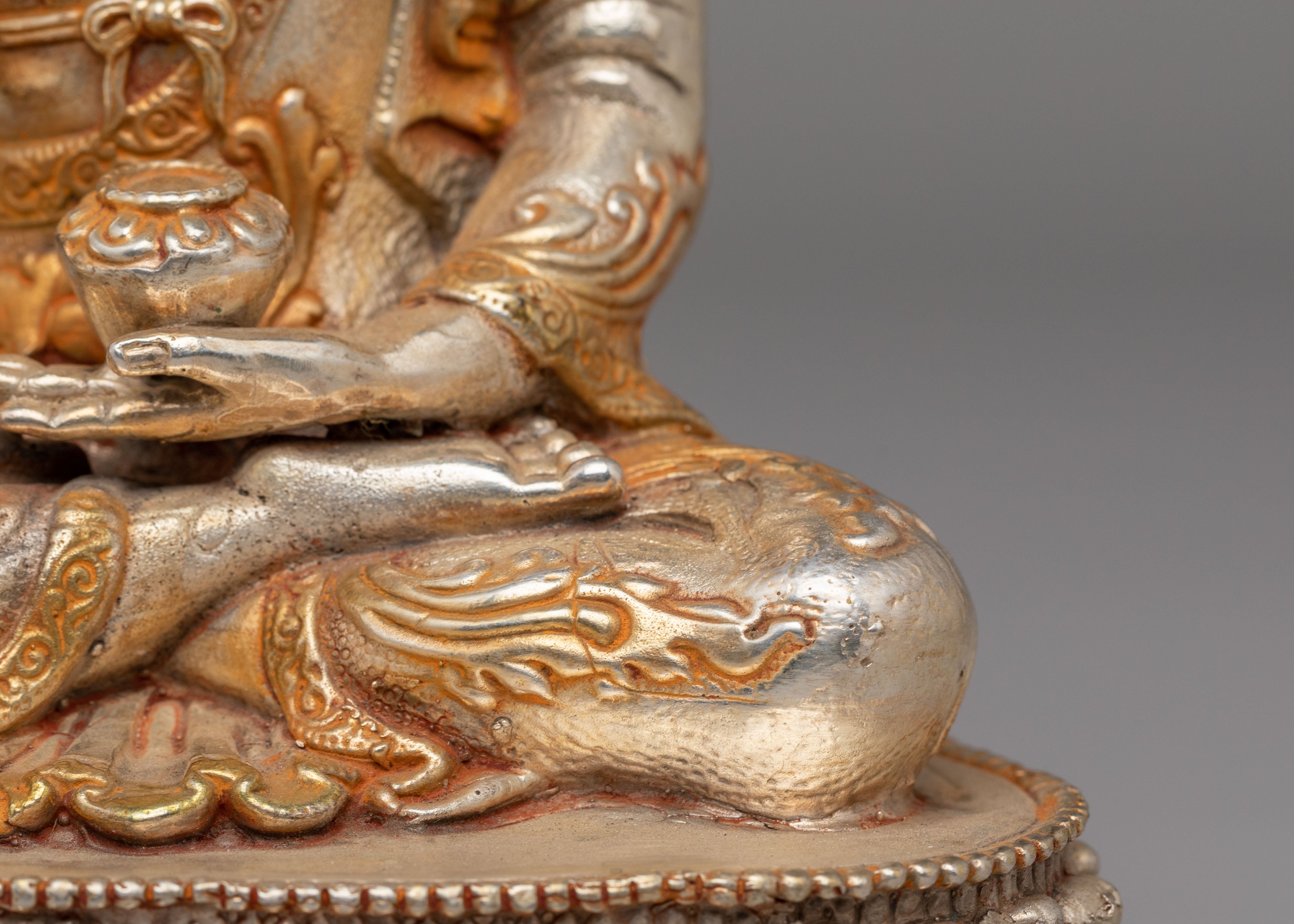 Traditional Shakyamuni Buddha Divine Statue | Buddha for Meditation & Devotion