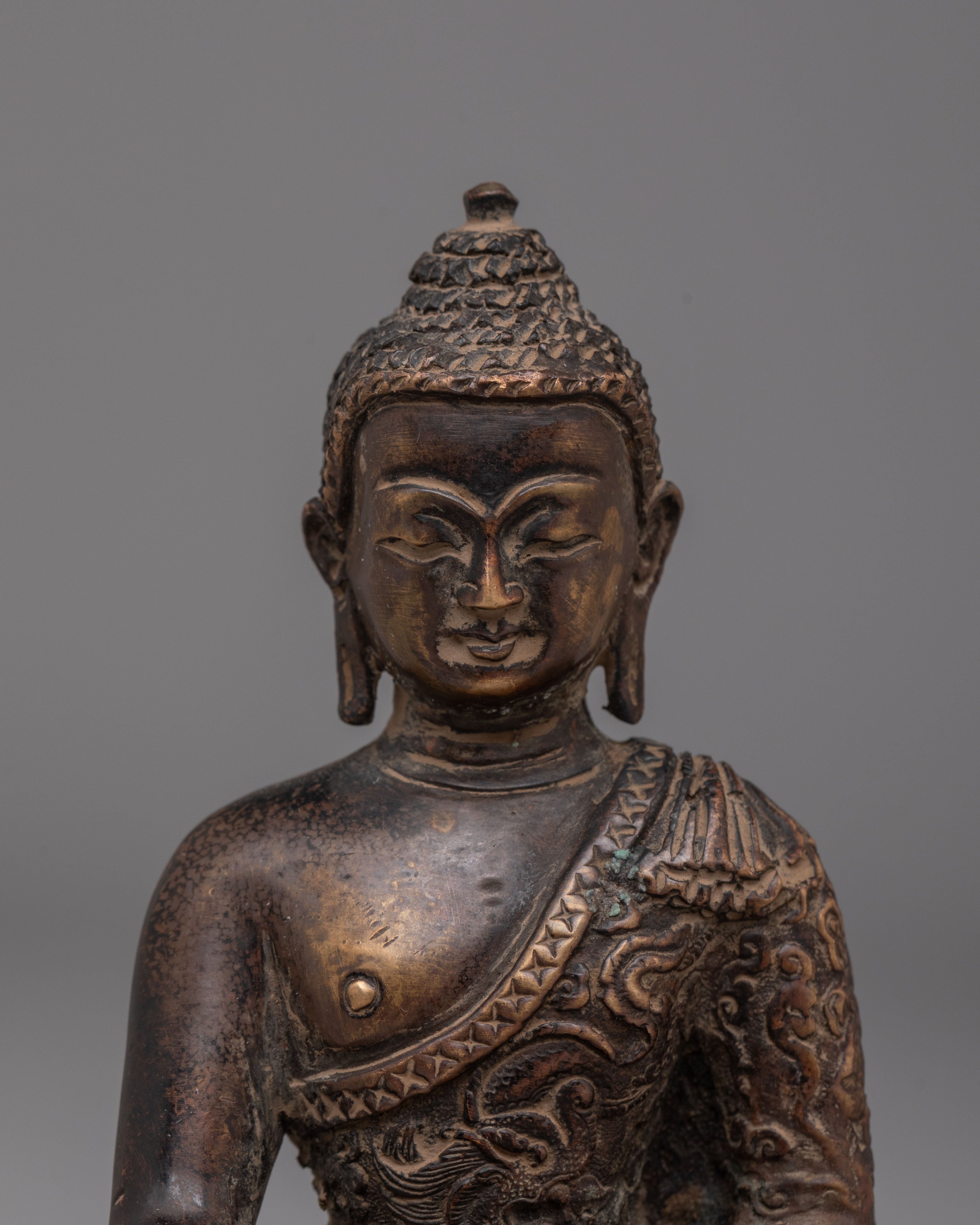 Shakyamuni Buddha Spiritual Figurine | Antique-Finished Gold-Plated Statue