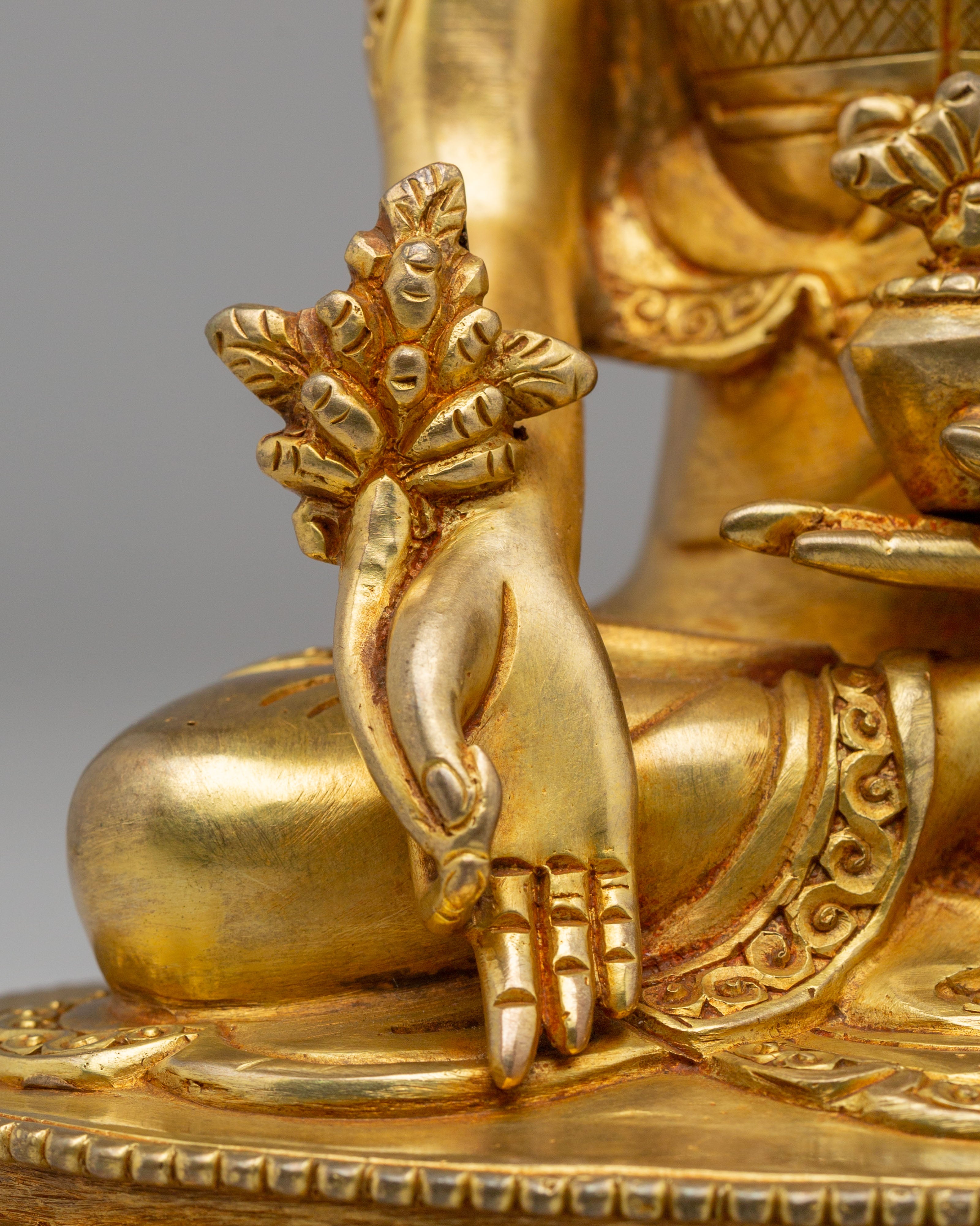 Himalayan Bhaisajyaguru Statue | Symbol of Healing and Inner Peace