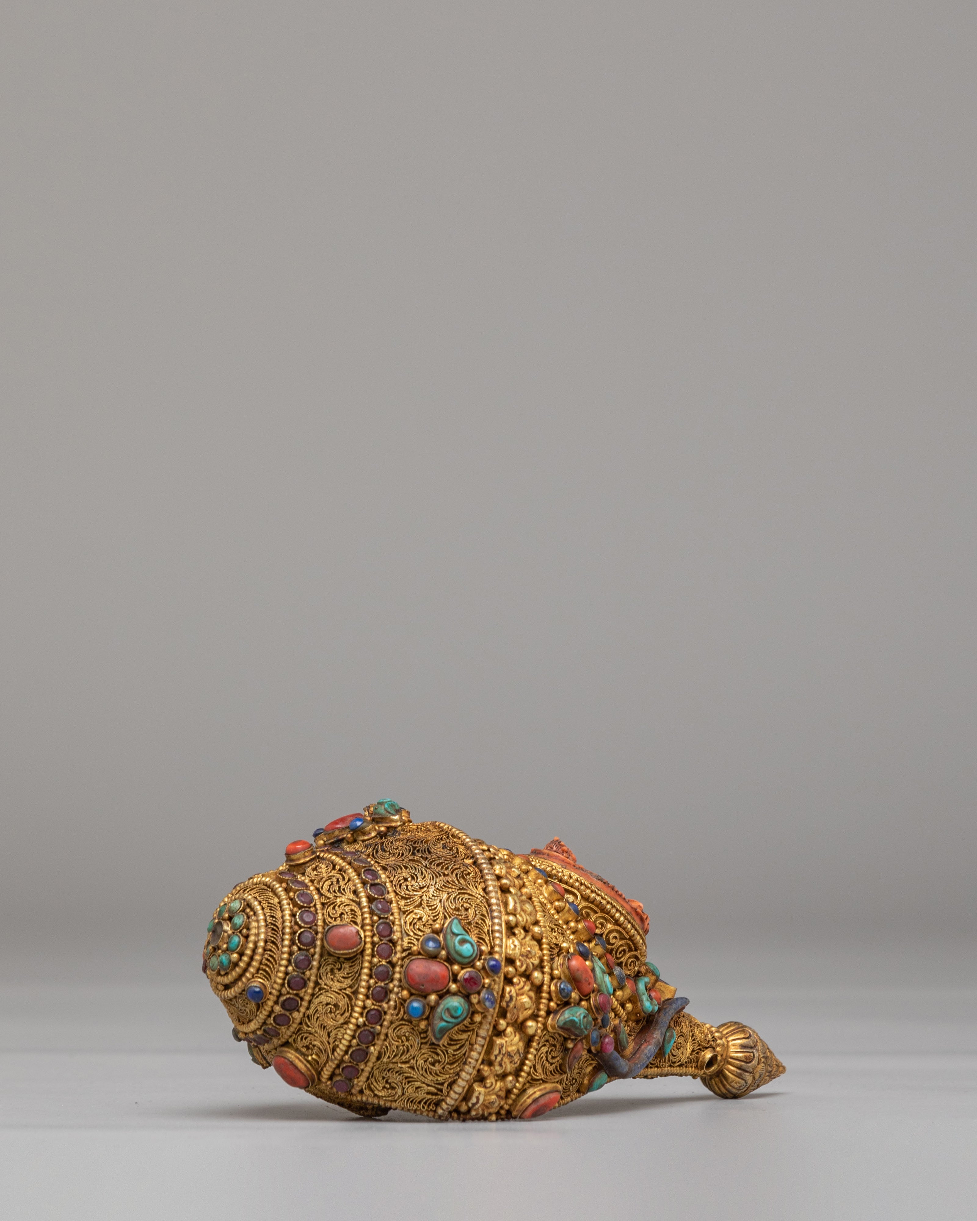 Deity Carved Conch | Amitayus Gold Gilded Tibetan Ritual Conch