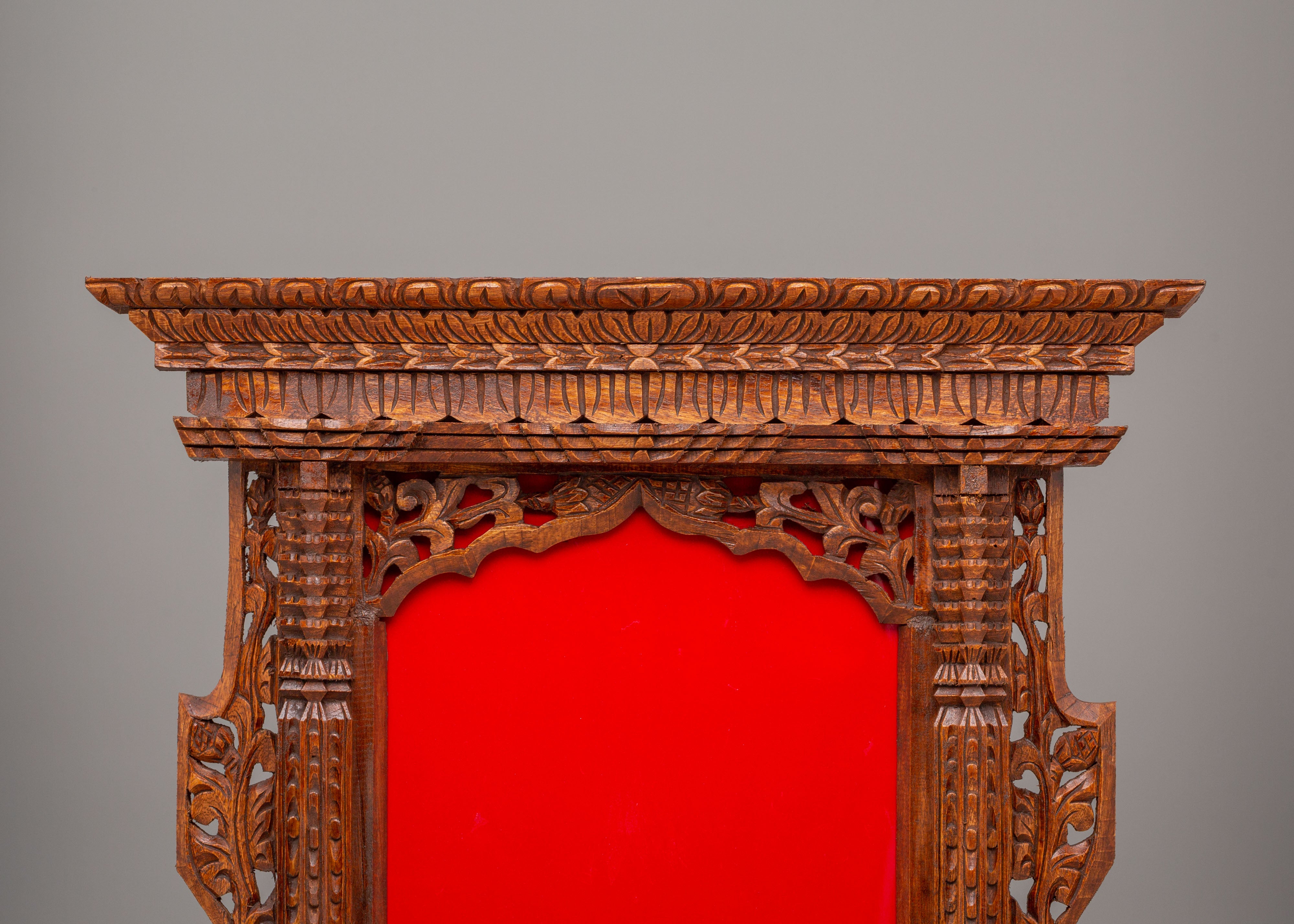 Traditional Photo Frame | Elegant Wooden Frame for Home Decor