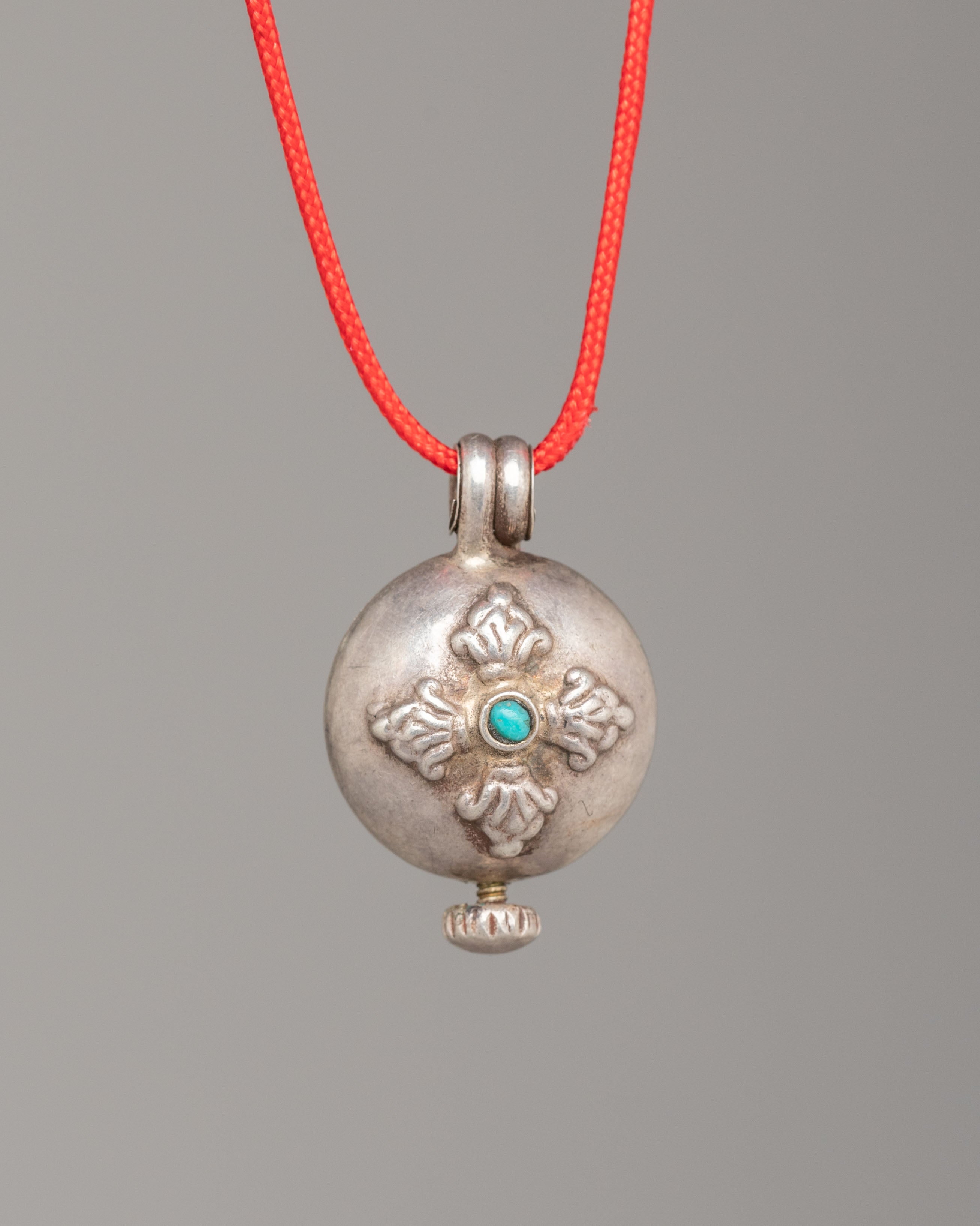 Protective Ritual Ghau Box Locket | Handcrafted Spiritual Pendant