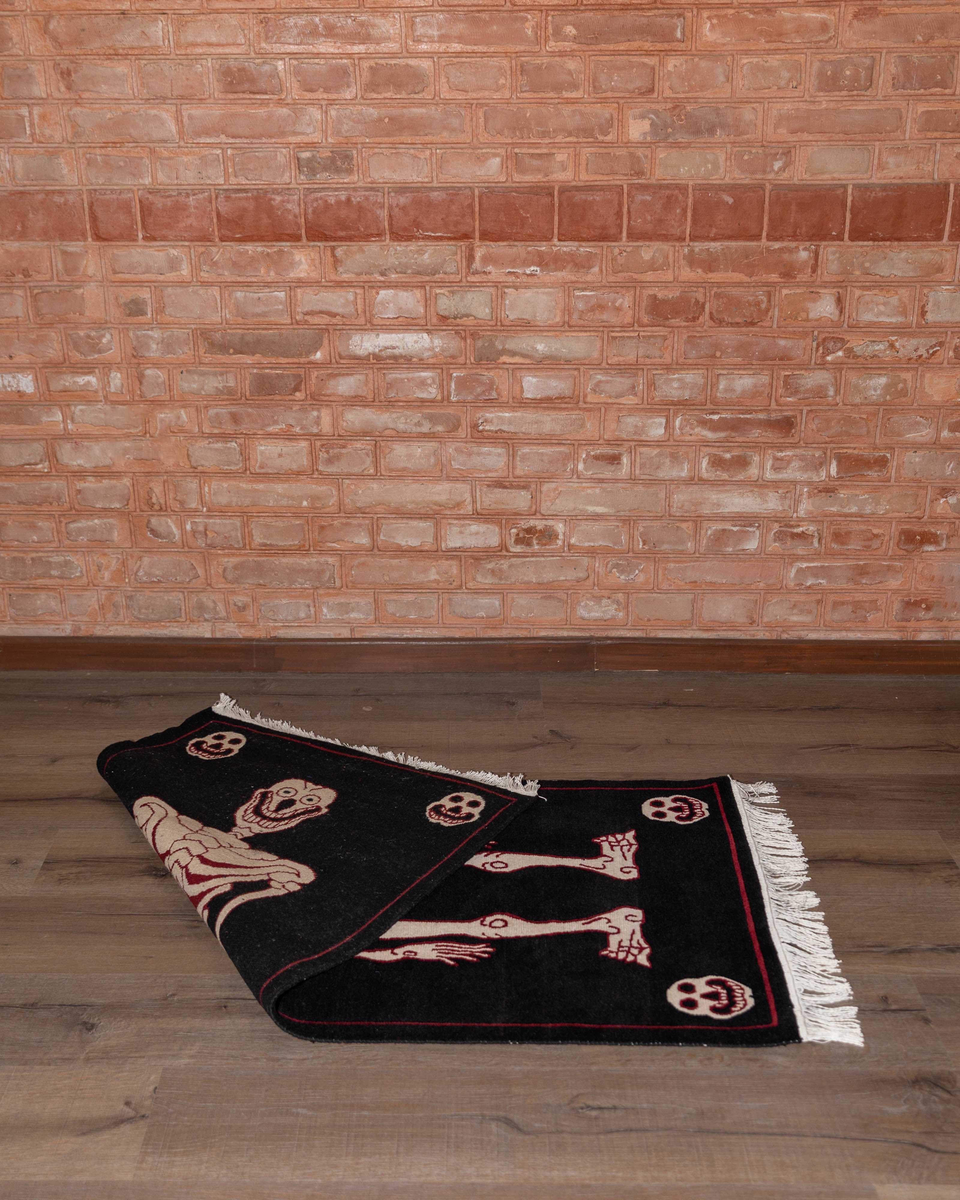 Skull Design Decorative Rug | Tibetan & New Zealand Wool with Viscose Accents