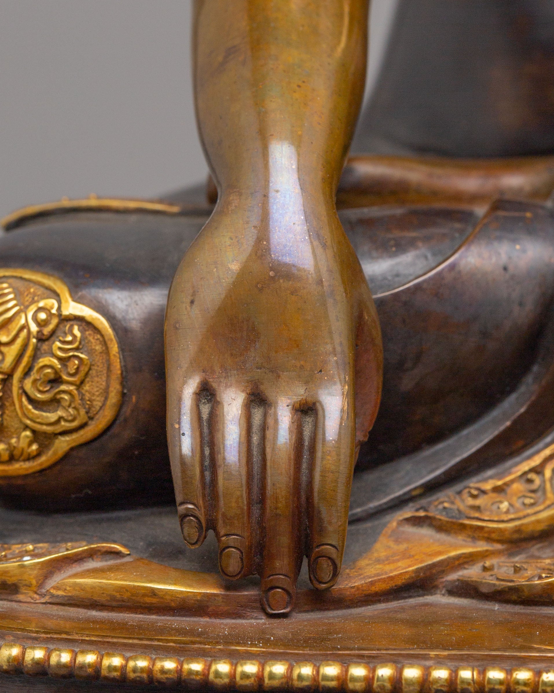 Tibetan Shakyamuni Buddha Throne Sculpture | Symbol of Peace and Enlightenment
