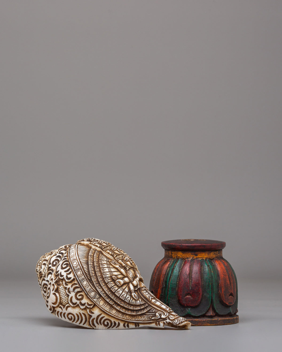 1000 Armed Conch With Stand | Sacred Chenrezig Conch for Spiritual Practice