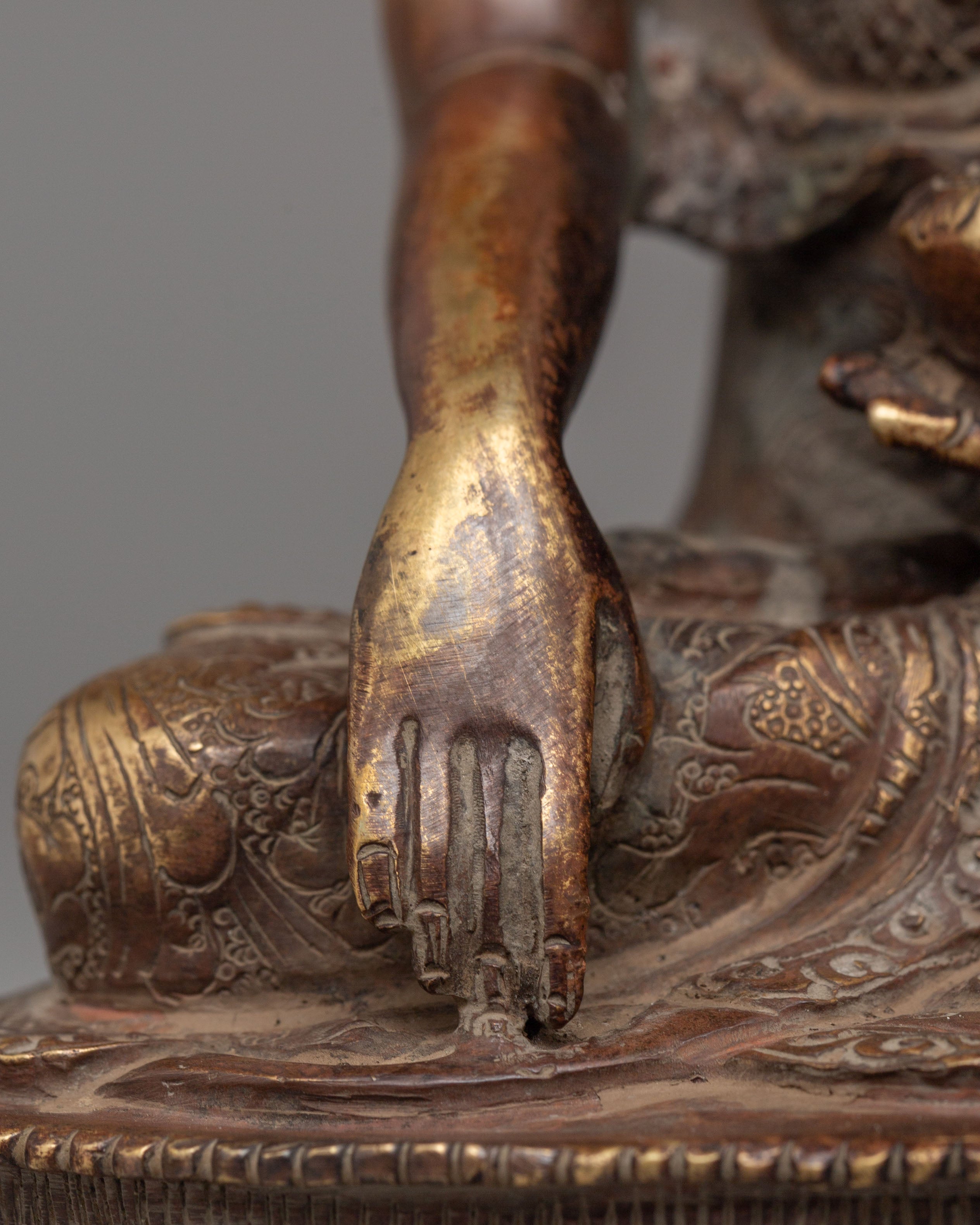 Spiritual Tibetan Shakyamuni Buddha Statue | A Symbol of Wisdom