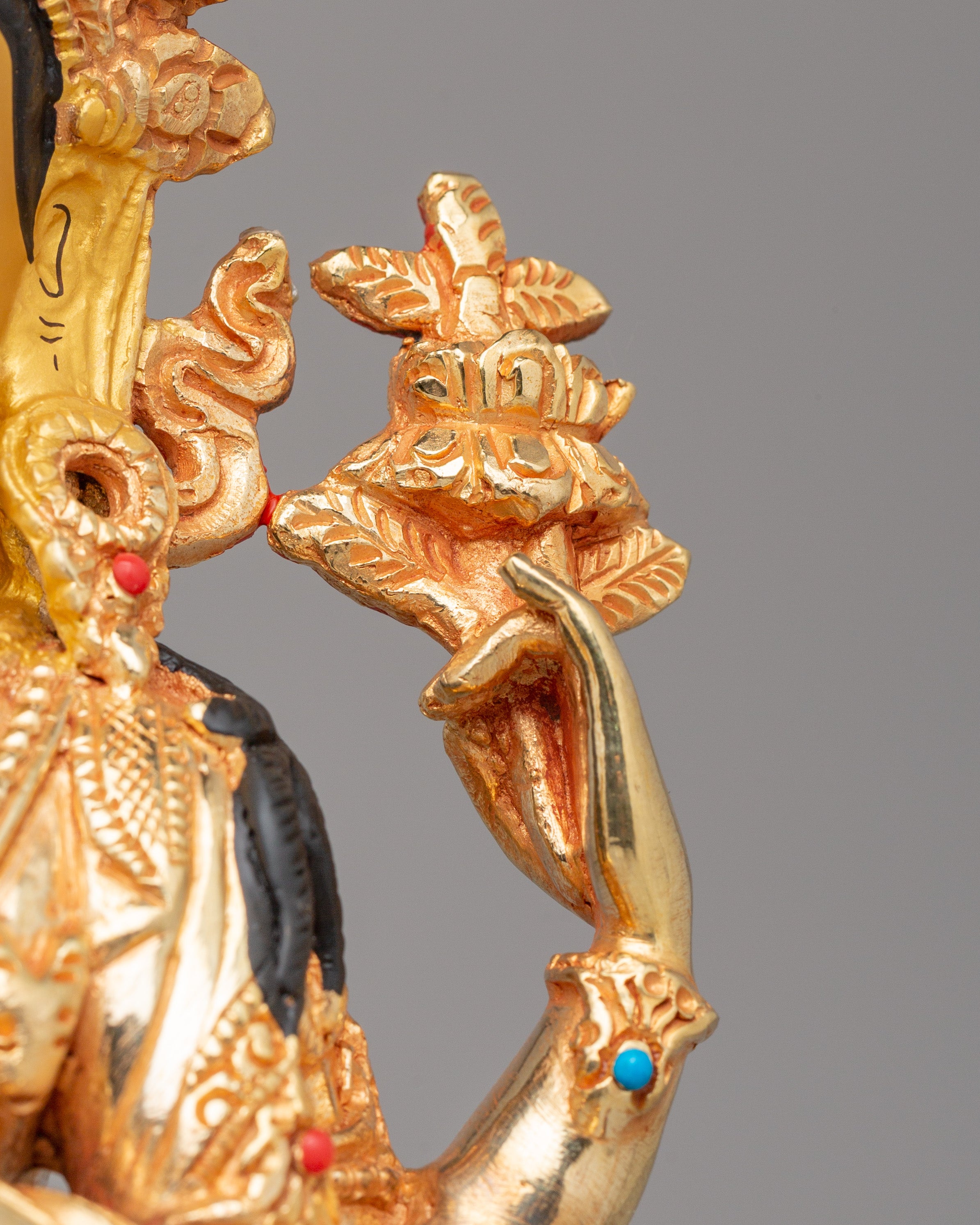 Golden Chenrezig Statue | Tibetan Art