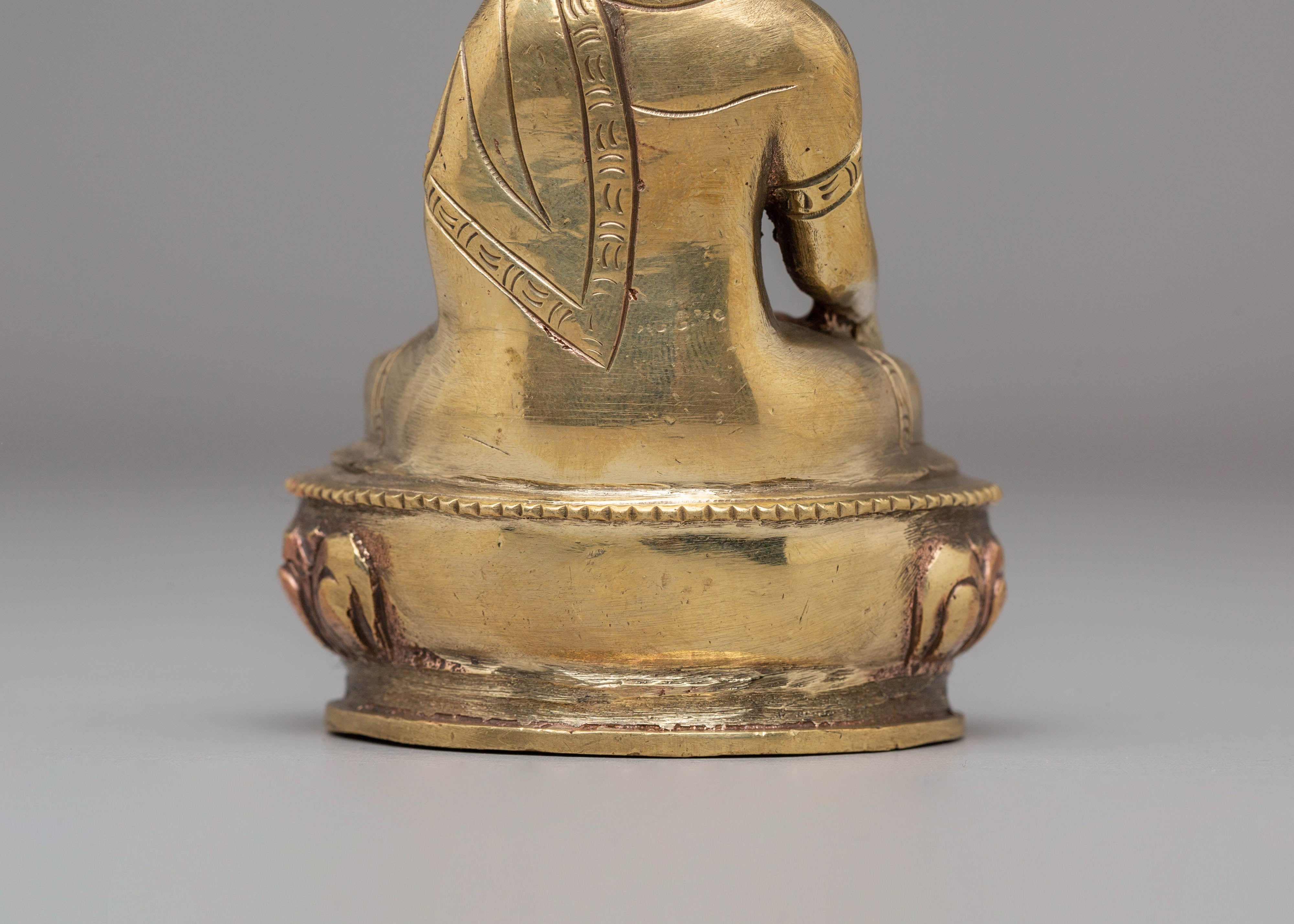 Shakyamuni Buddha Spiritual Statue | Traditional Tibetan Buddhist Artwork