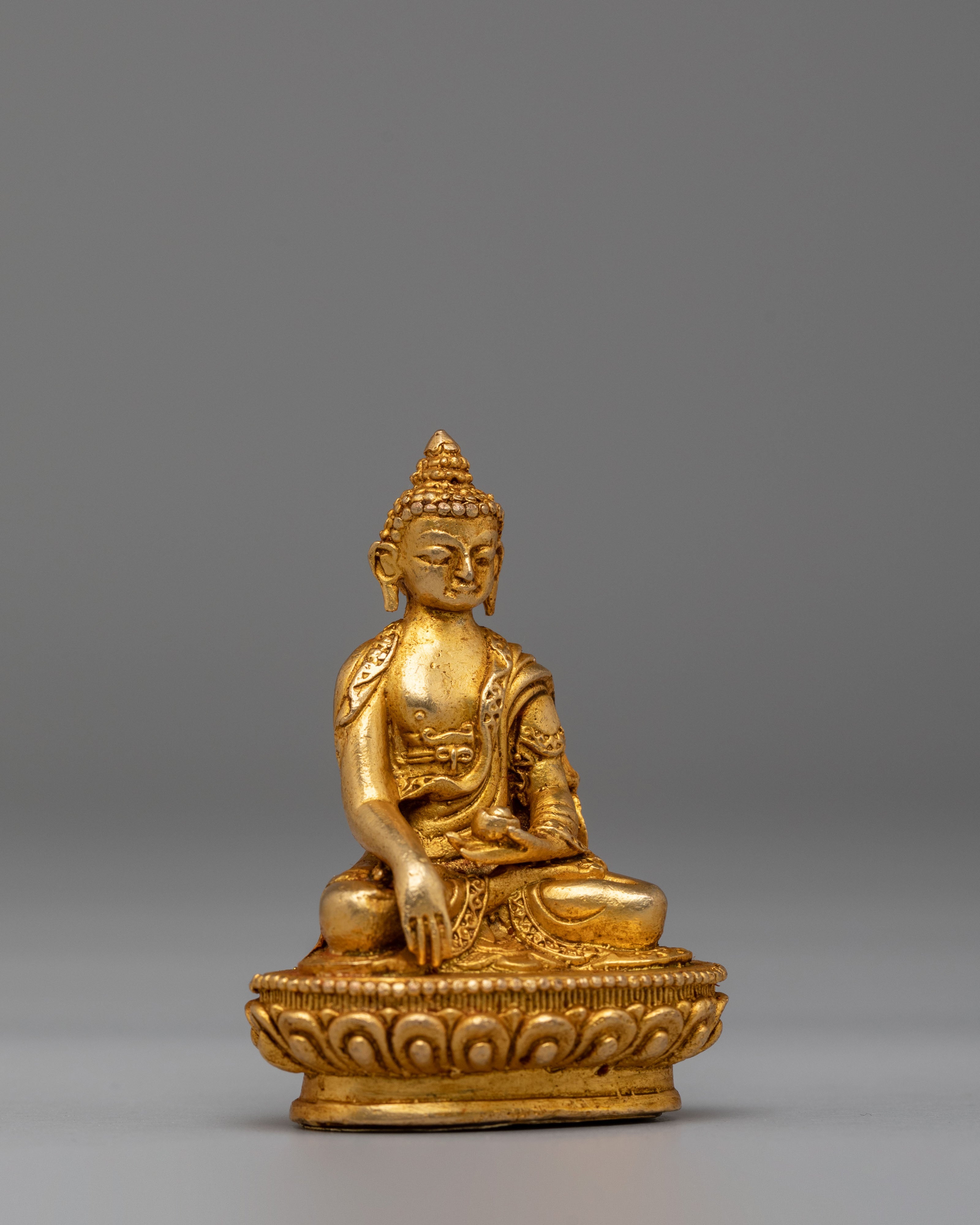 Shakyamuni Buddha Statue for Meditation | Gold Plated Copper Figure
