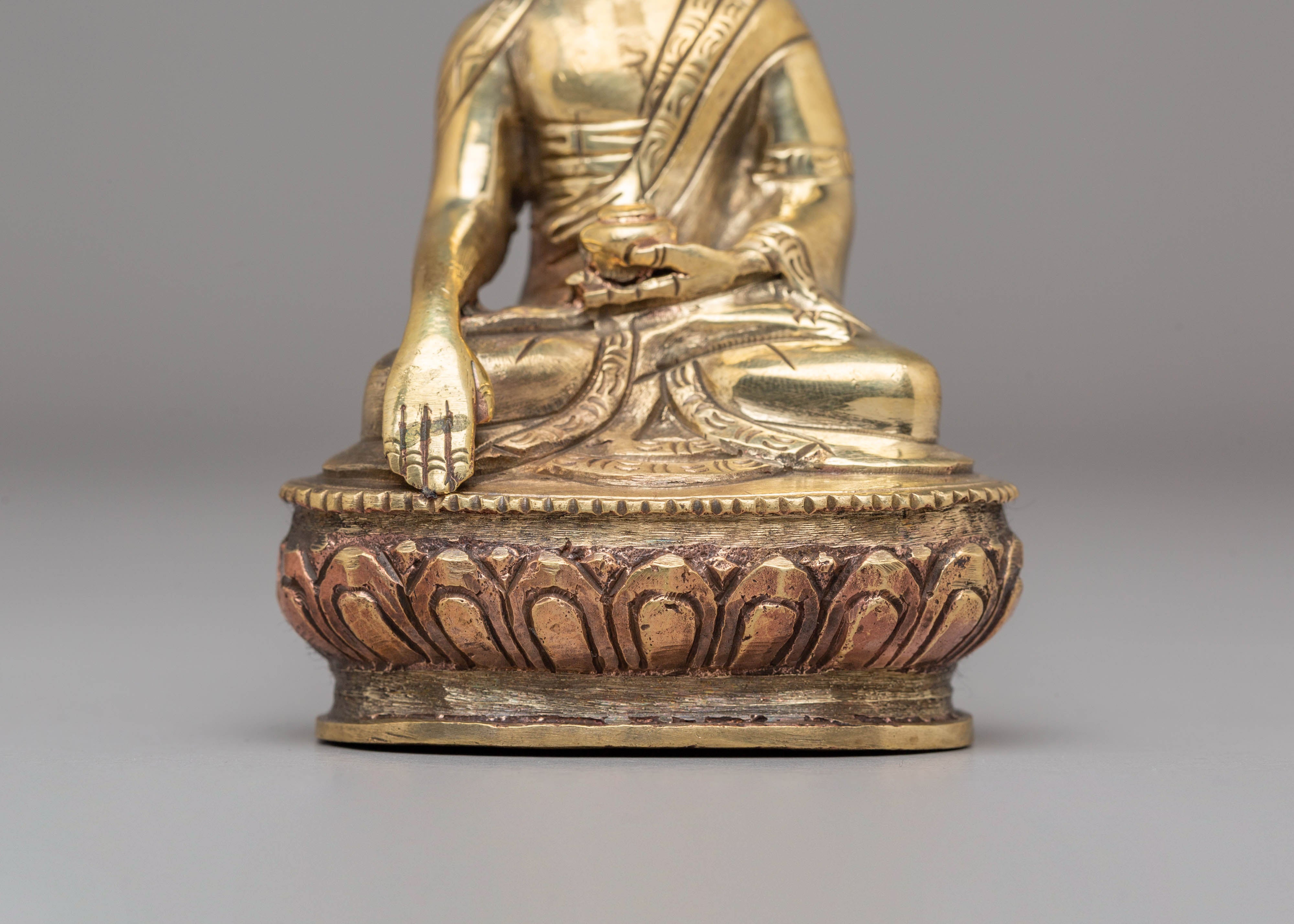 Shakyamuni Buddha Spiritual Statue | Traditional Tibetan Buddhist Artwork