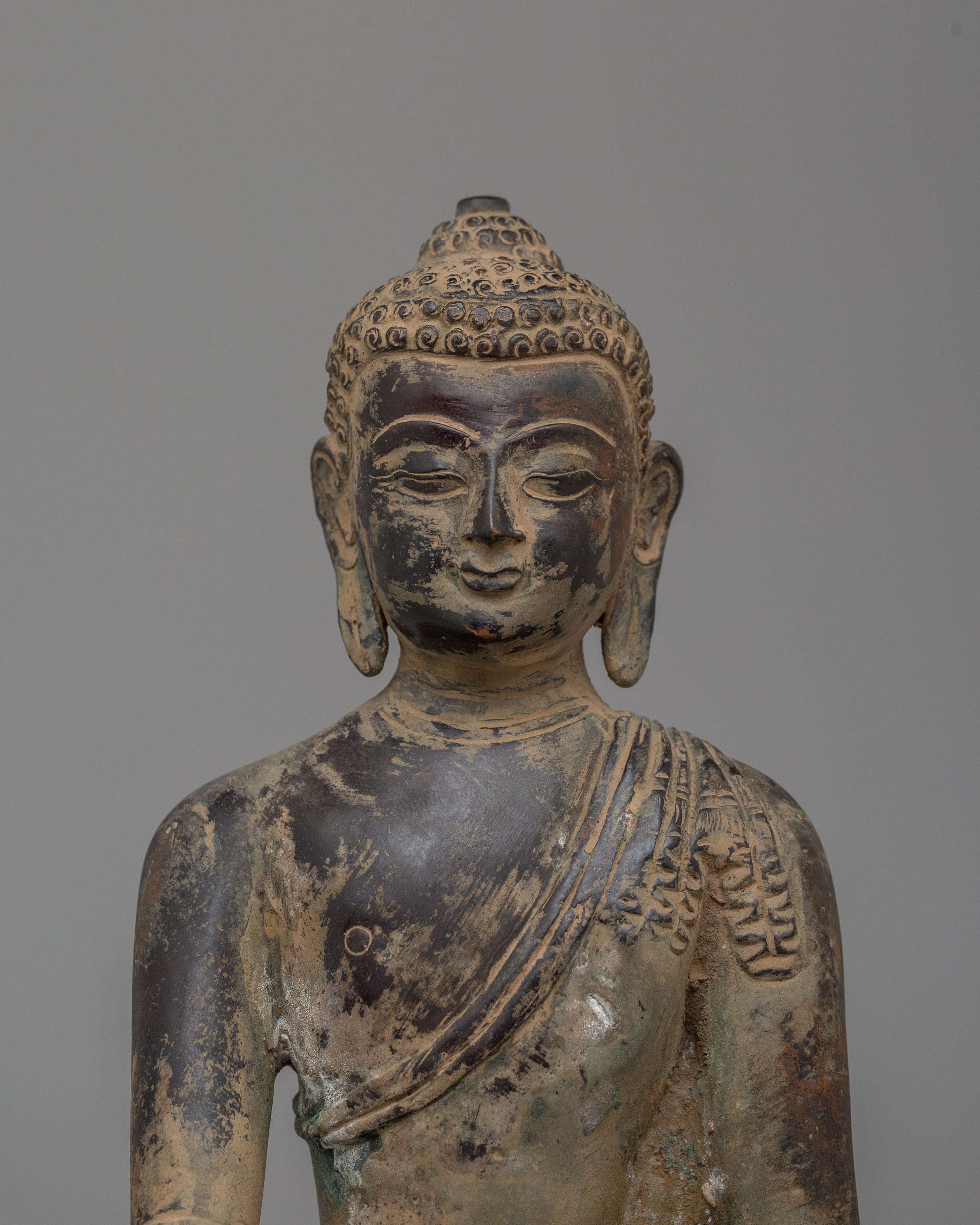 Shakyamuni Buddha Altar Decor Statue | Handcrafted Sculpture for Peaceful Meditation Space