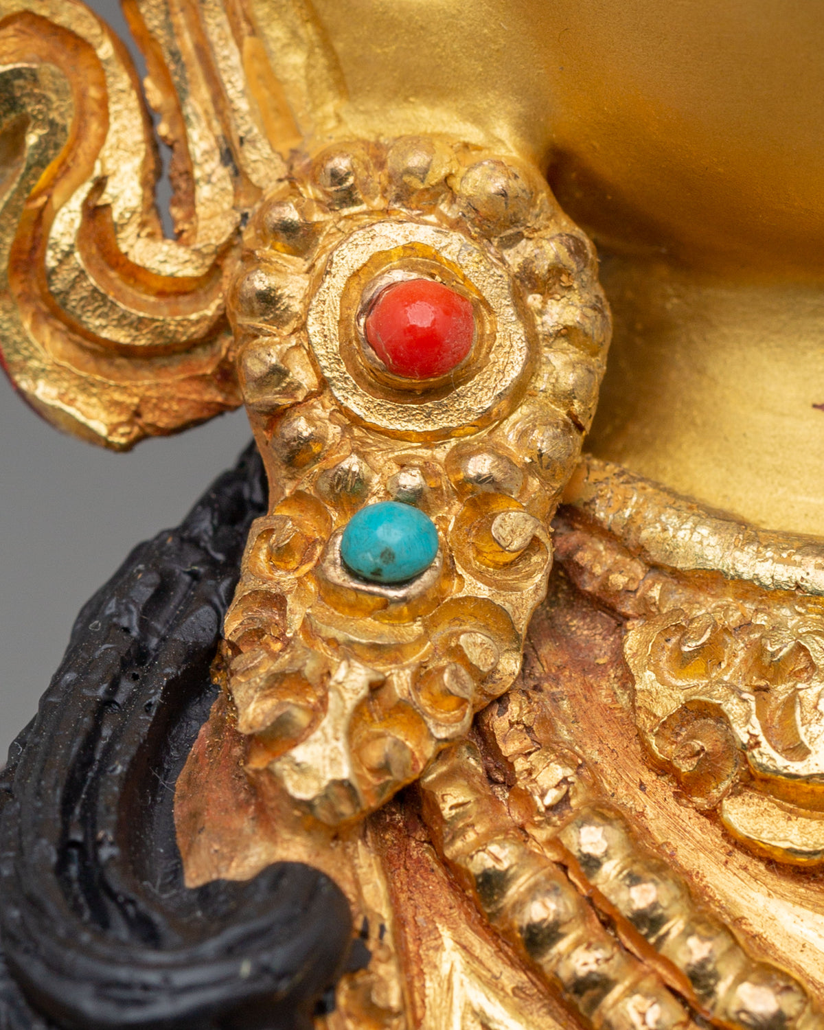 Handcrafted Altar Chenrezig Sculpture | Spiritual Tibetan Art