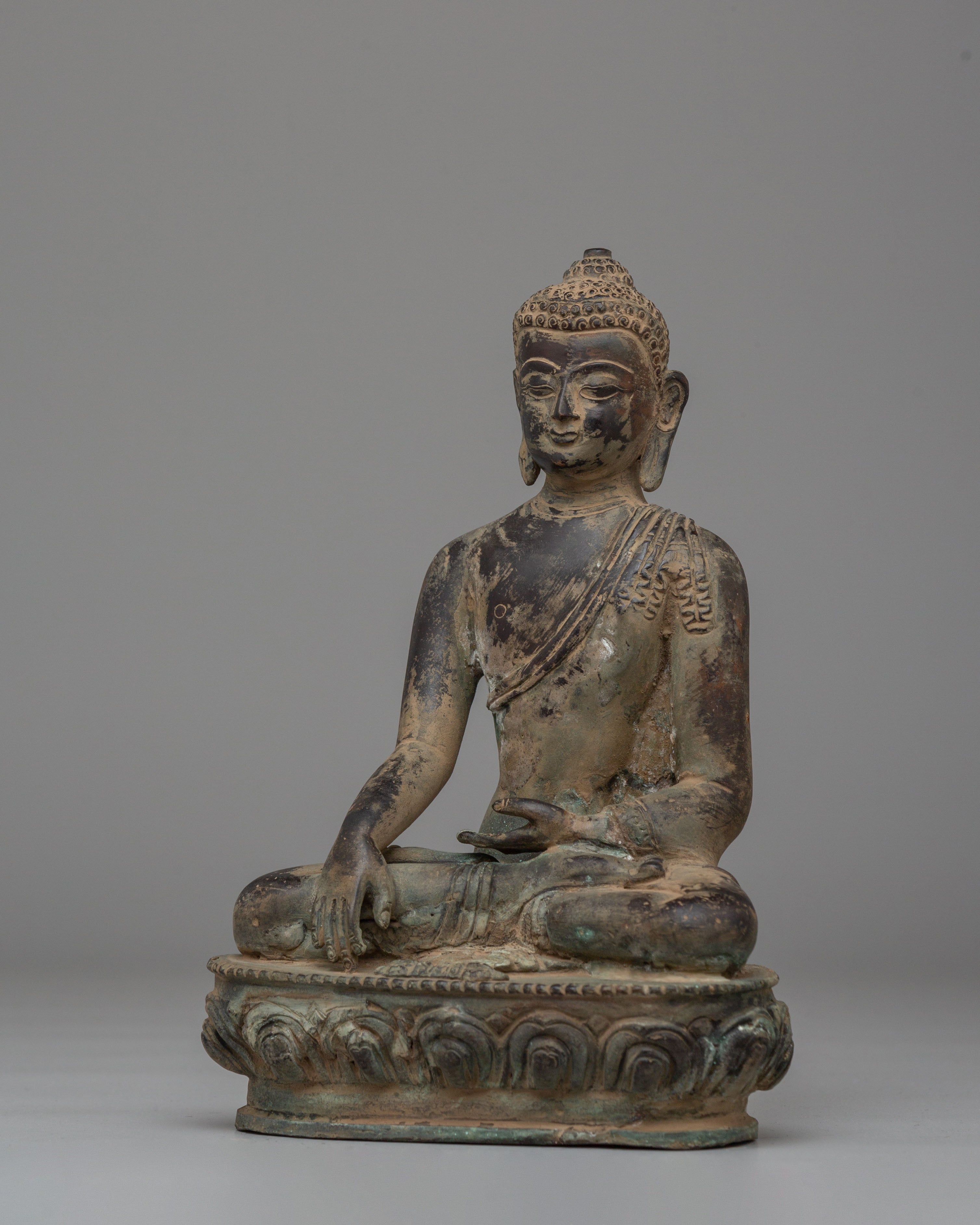 Shakyamuni Buddha Altar Decor Statue | Handcrafted Sculpture for Peaceful Meditation Space