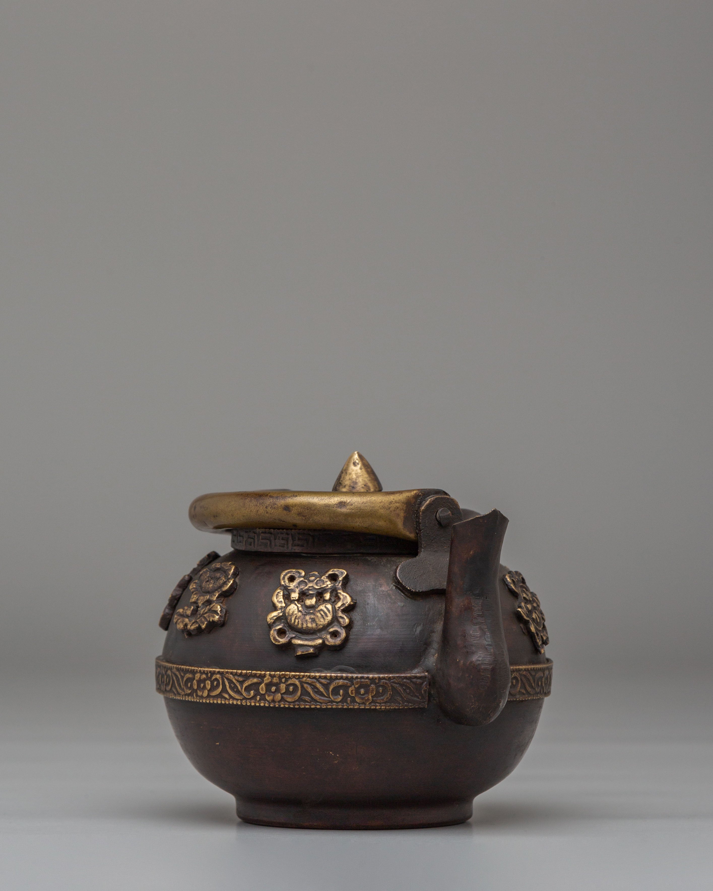 Decorative Tibetan Teapot | Himalayan Artwork