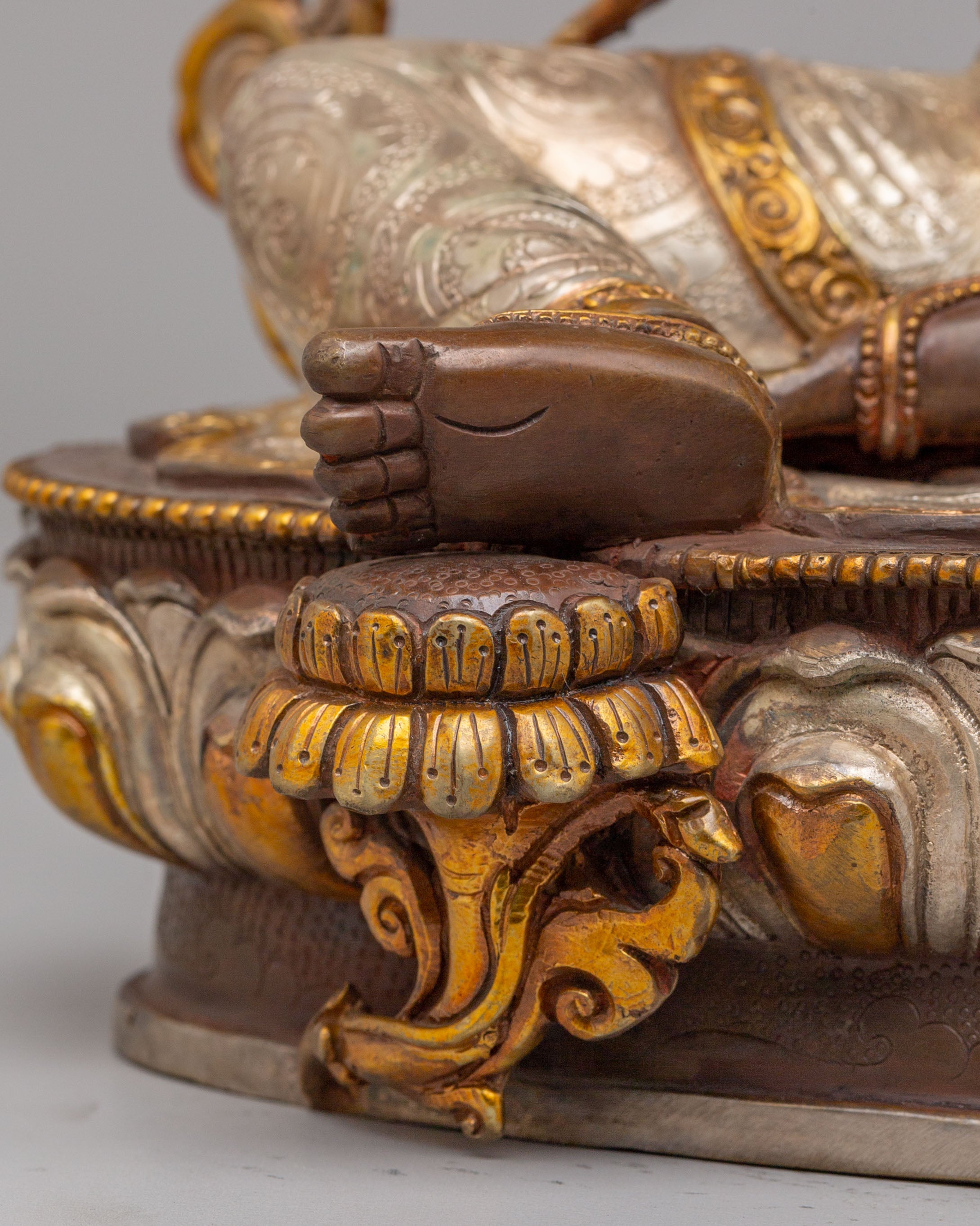 Red Manohara Vasudhara Statue | Traditional Himalayan Artwork