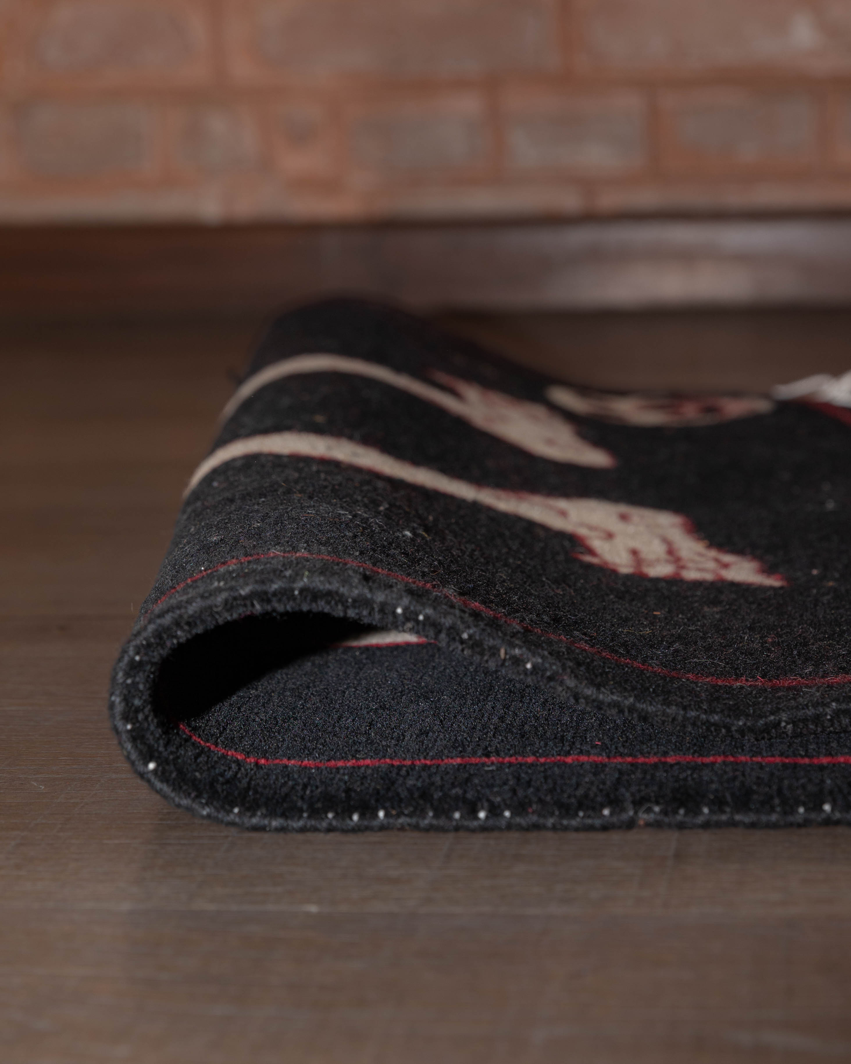 Skull Design Decorative Rug | Tibetan & New Zealand Wool with Viscose Accents